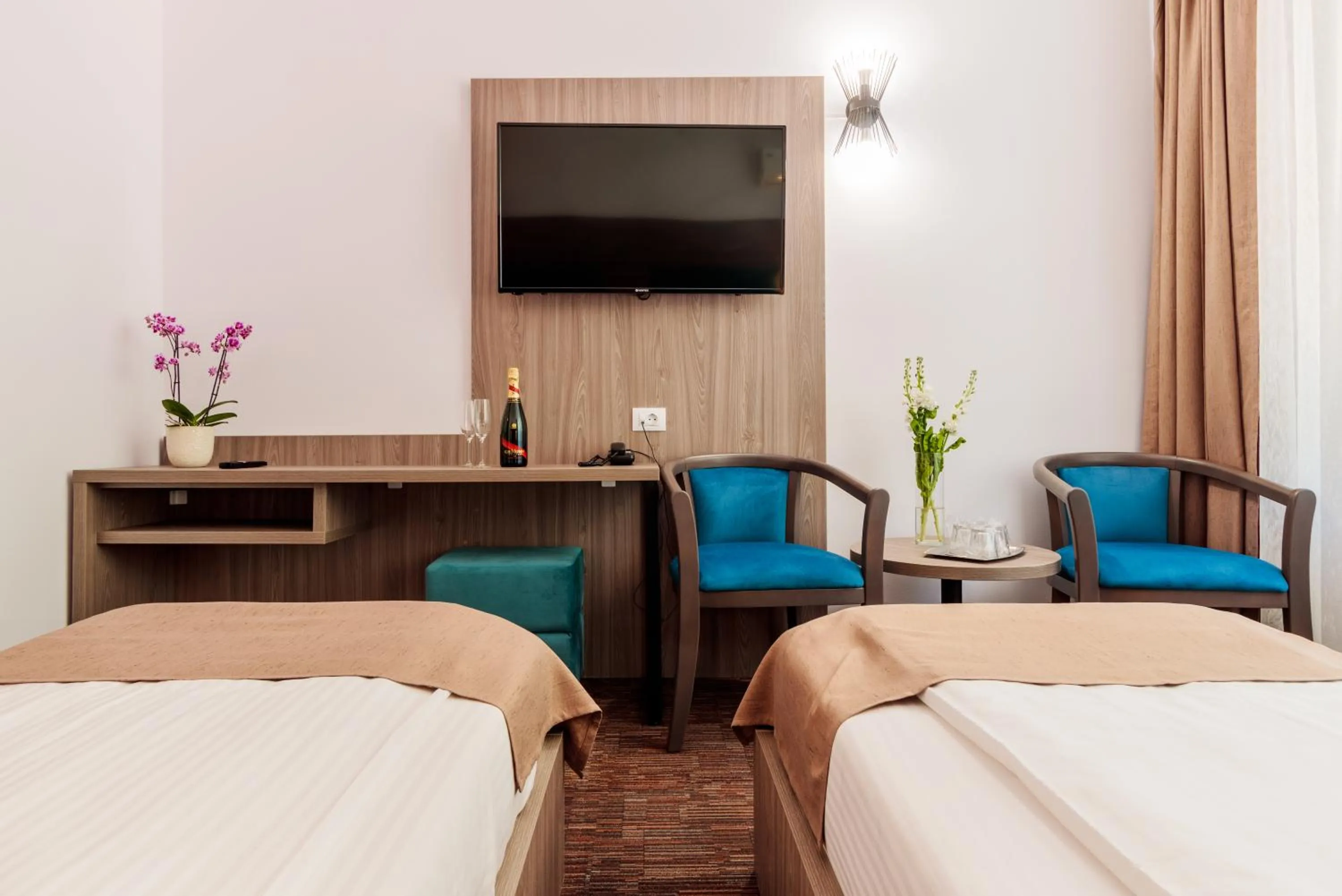 Photo of the whole room, Bed in Hotel Orizont Cozia