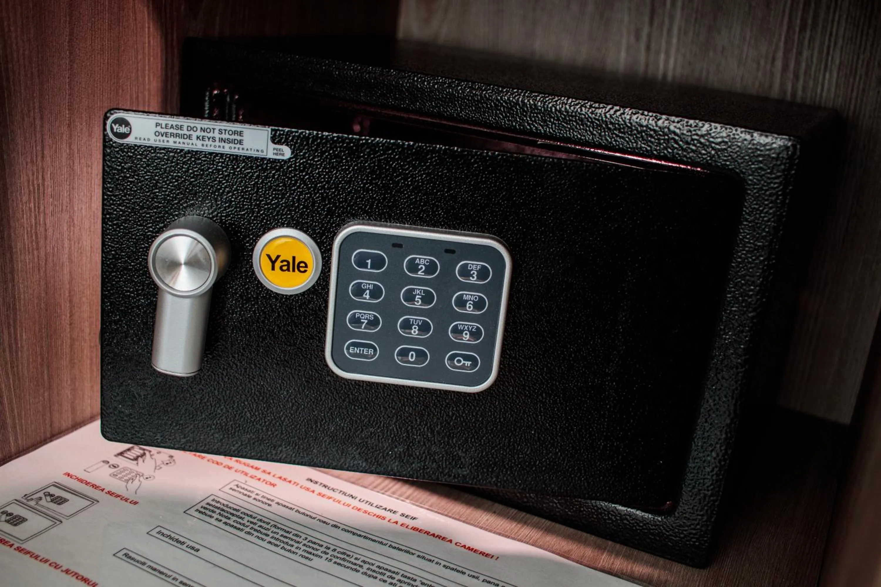 safe in Hotel Orizont Cozia