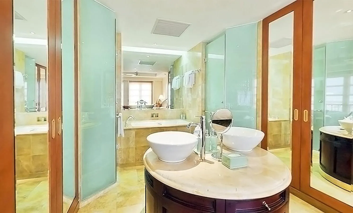 Bathroom in Indochine Palace