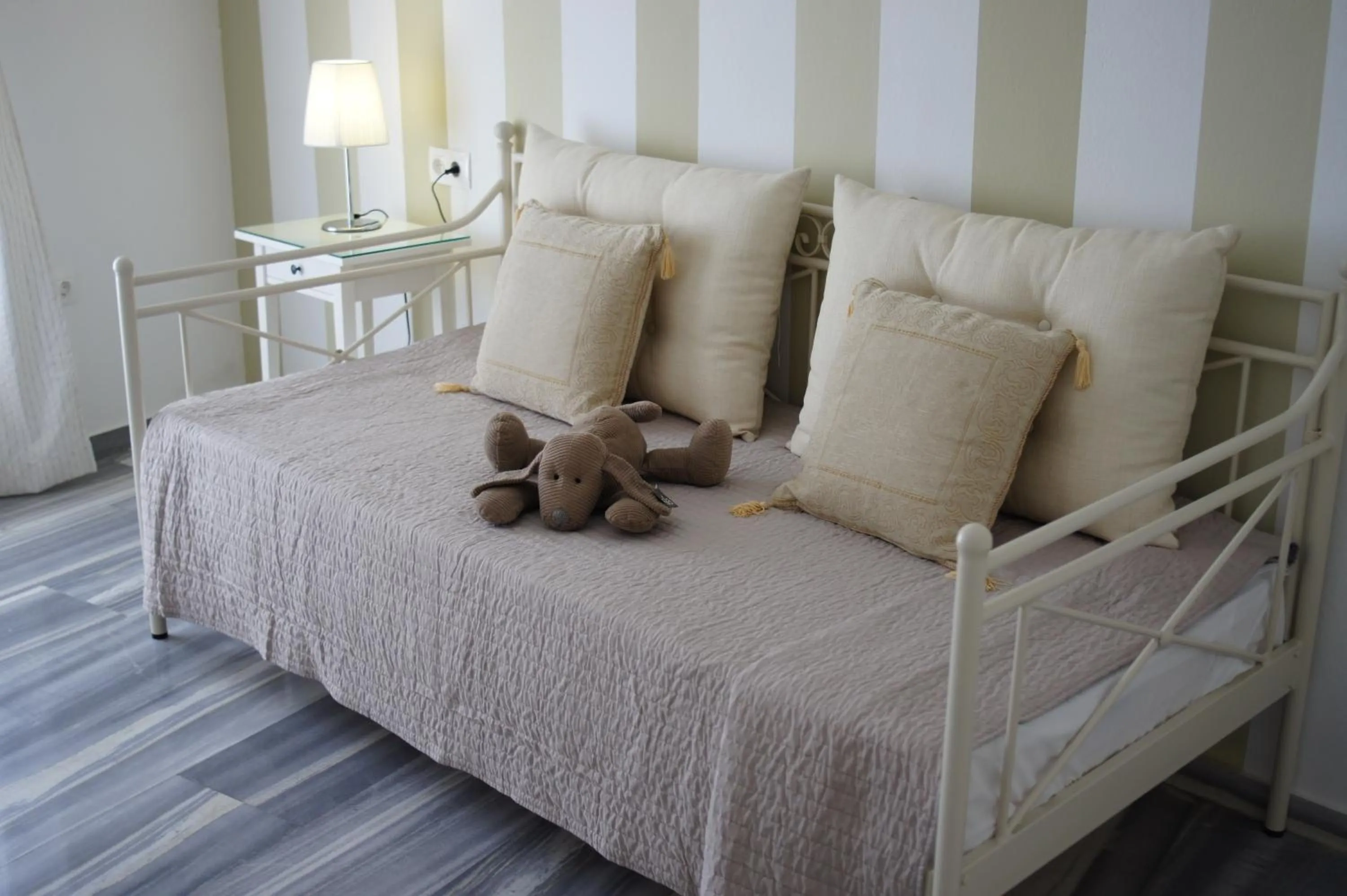 Photo of the whole room, Bed in Hotel Cyclades