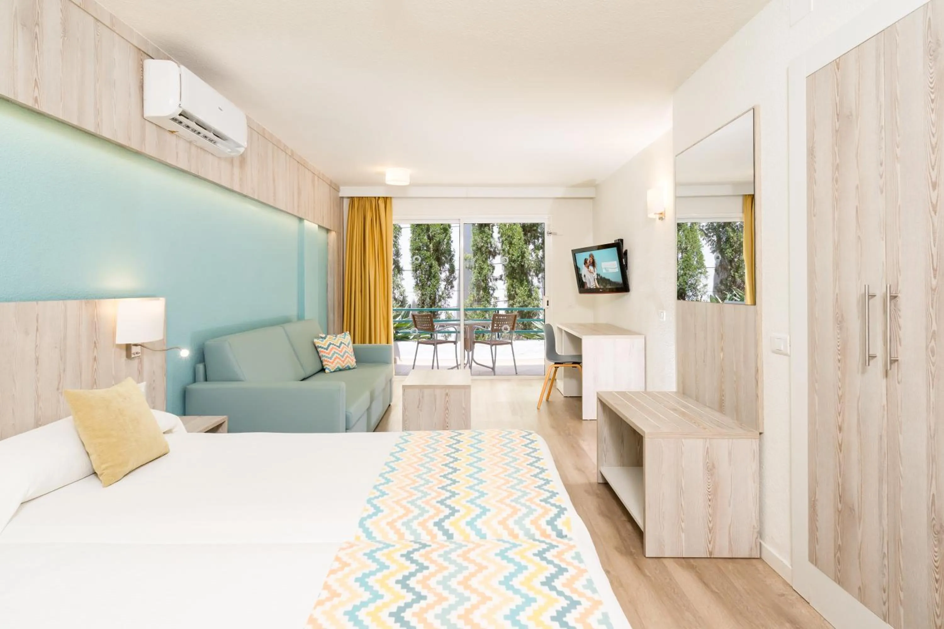 Bedroom, Bed in HOVIMA Panorama