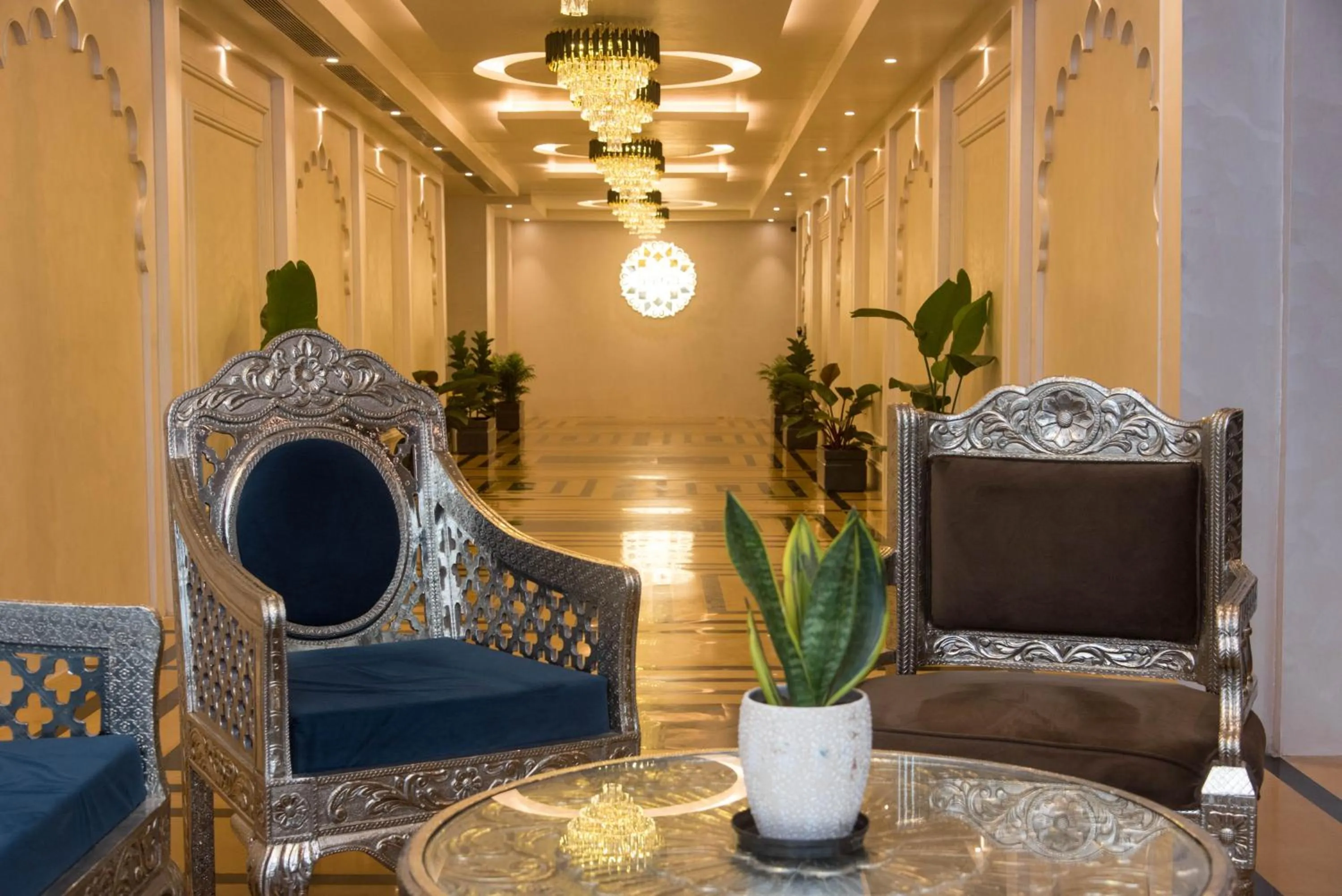 Lobby or reception in Raghu Mahal Hotel