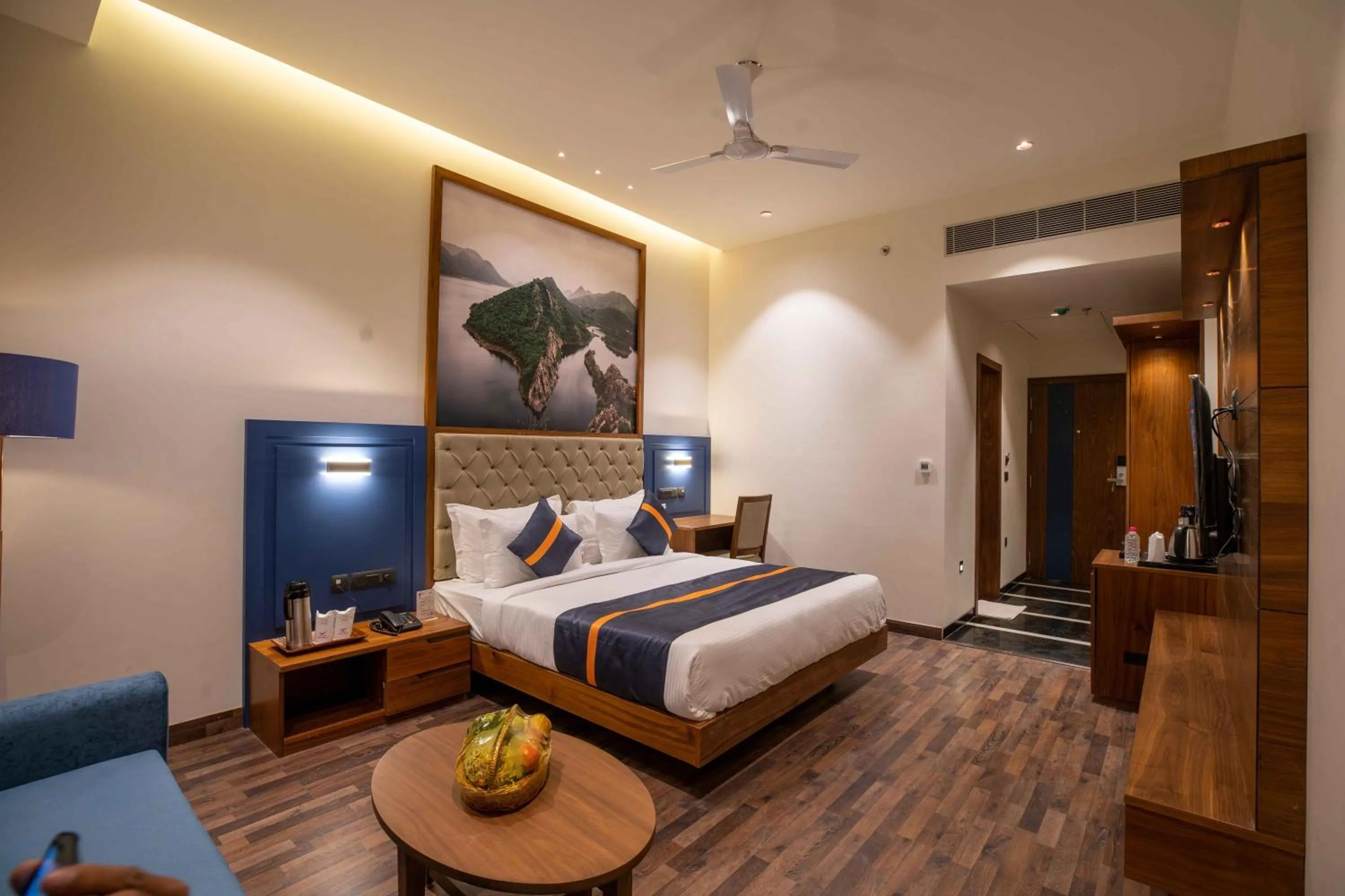 Bedroom, Bed in Raghu Mahal Hotel