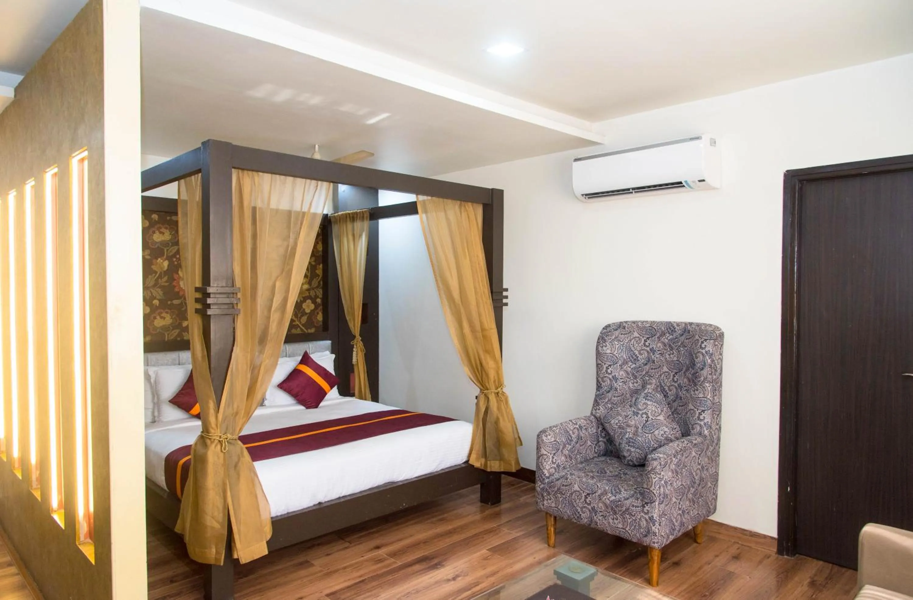 Bedroom, Bed in Raghu Mahal Hotel