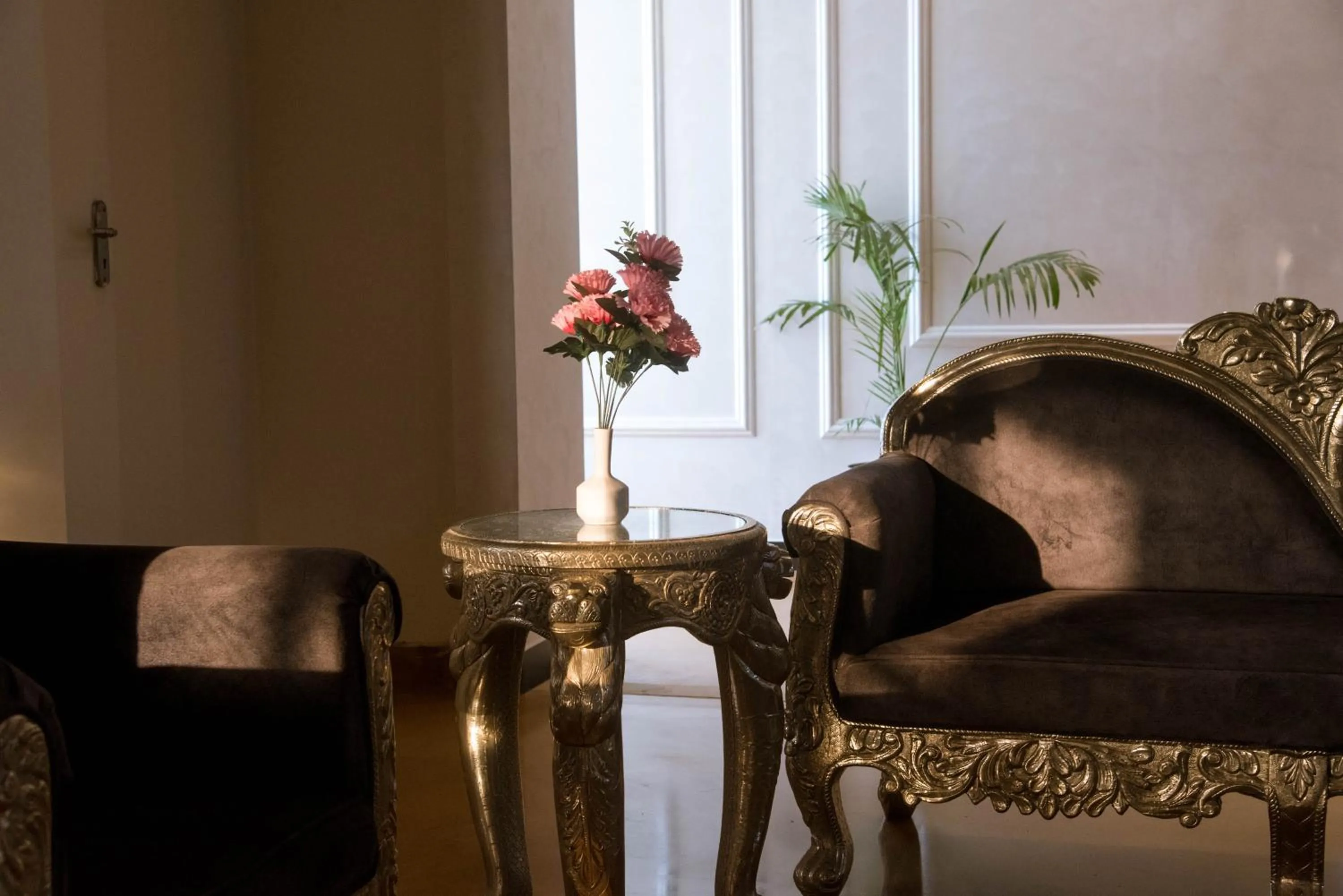 Lobby or reception in Raghu Mahal Hotel