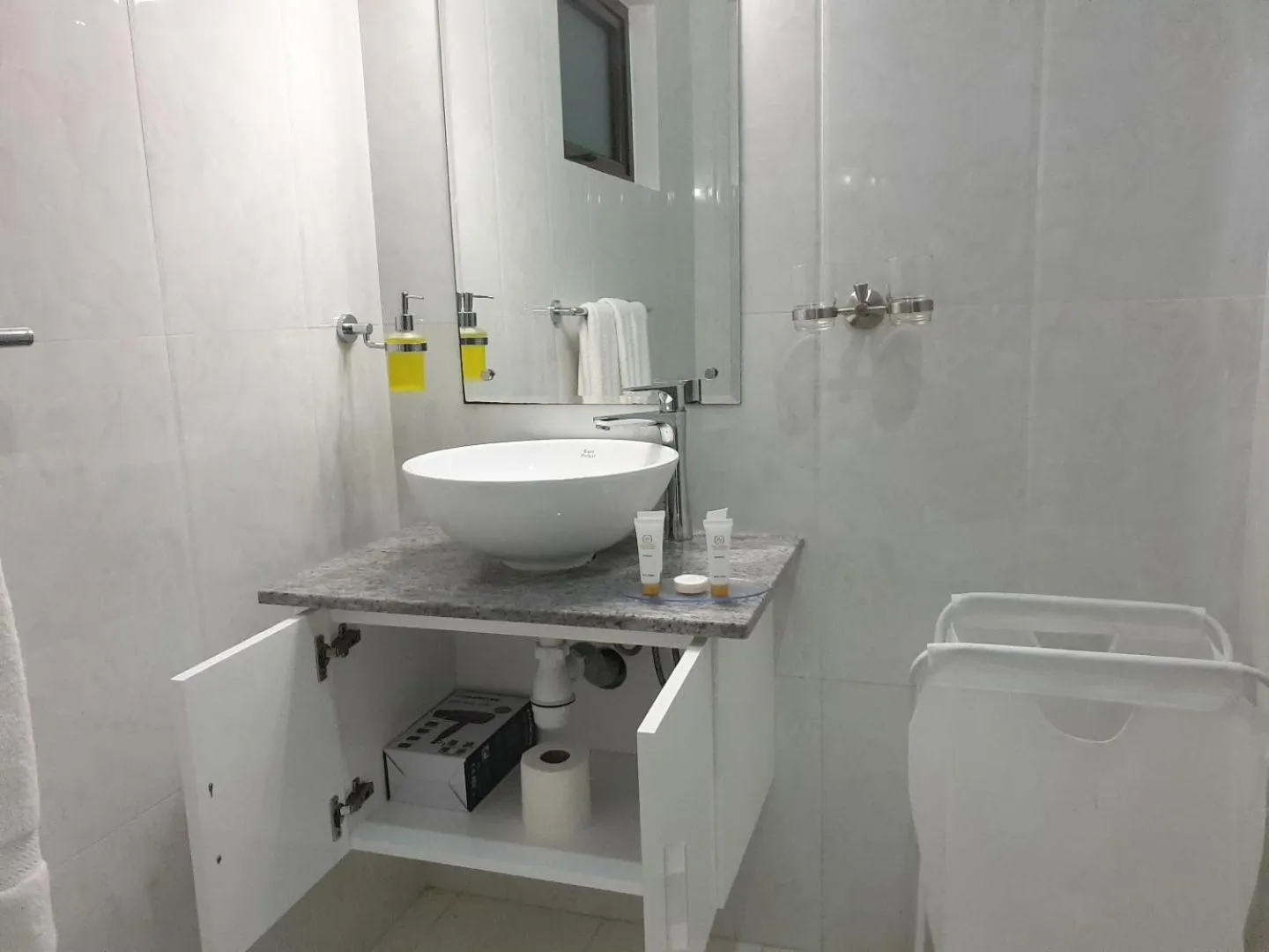 Bathroom in Kanasuk Self catering Apartments