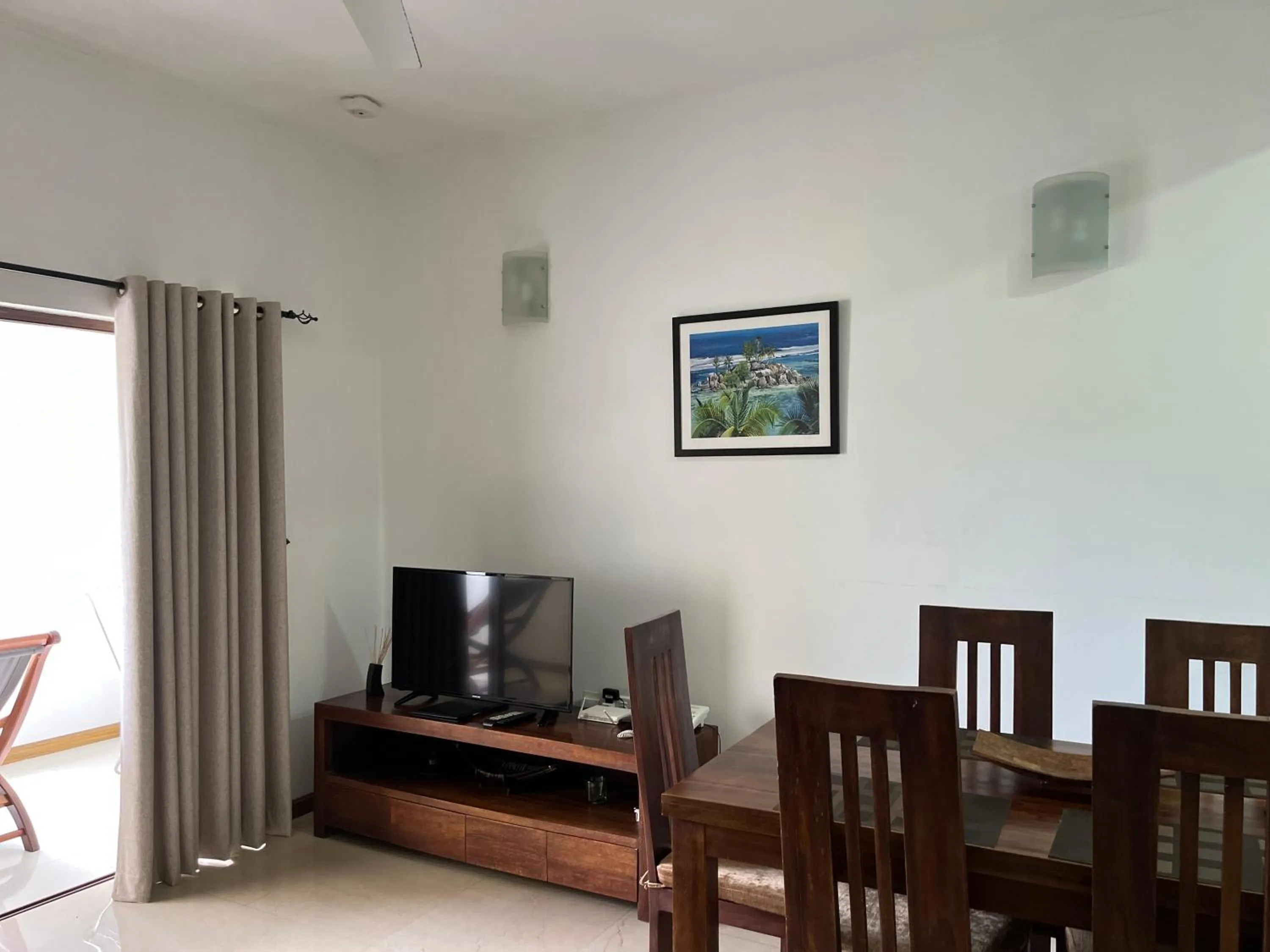 Communal lounge/ TV room in Kanasuk Self catering Apartments
