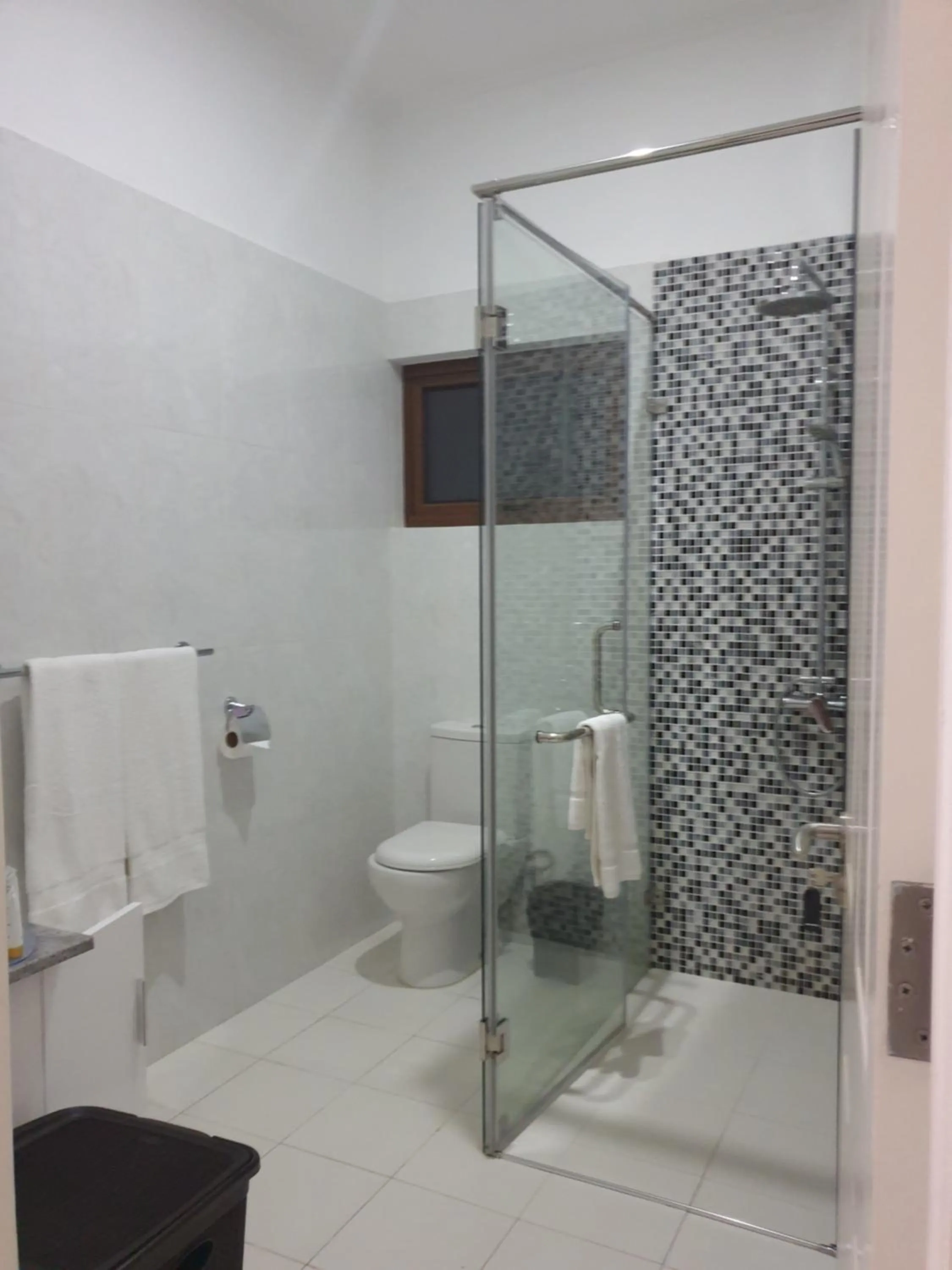 Shower in Kanasuk Self catering Apartments
