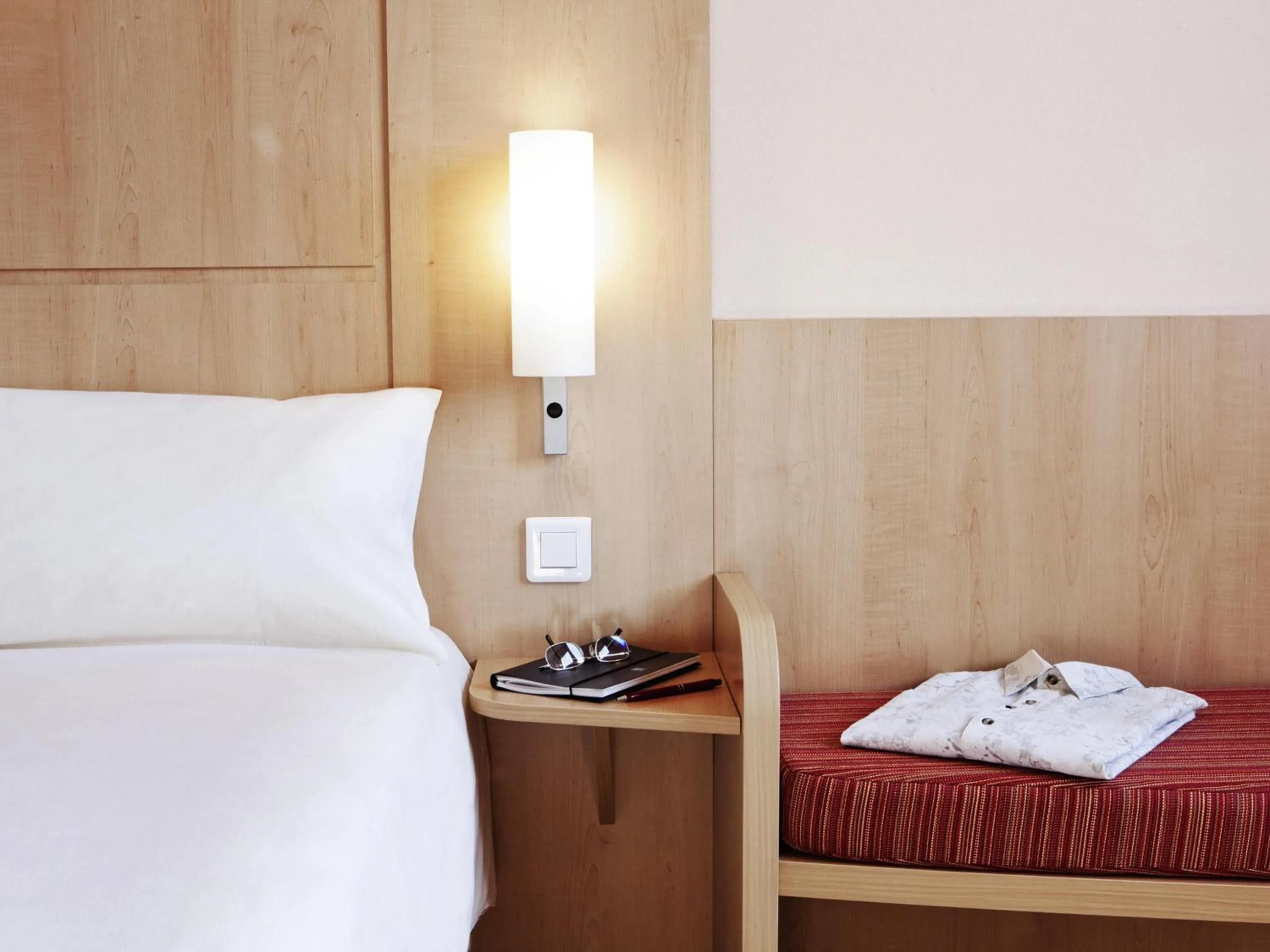 Bedroom, Bed in Ibis Lleida