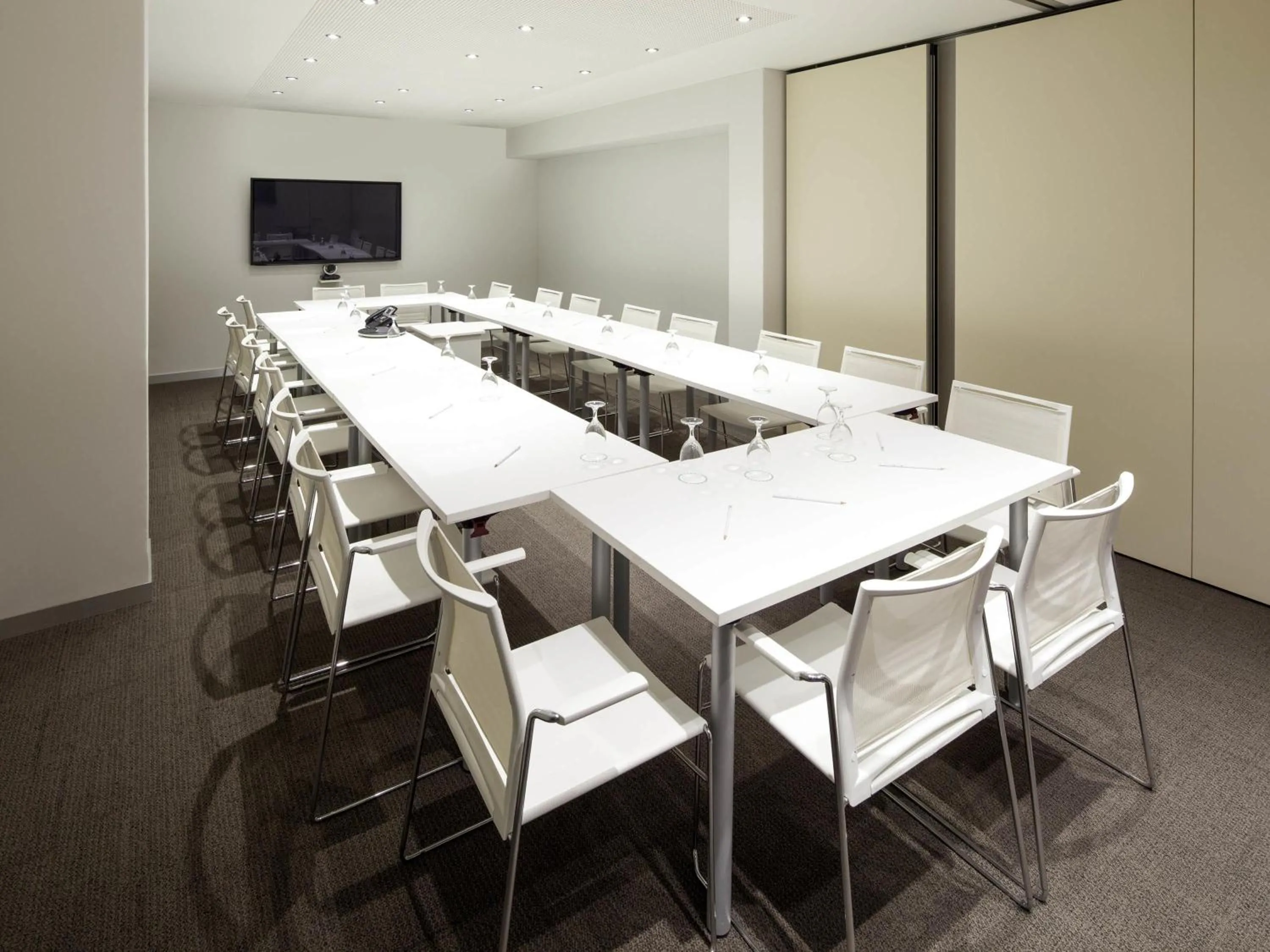 Meeting/conference room in Ibis Lleida