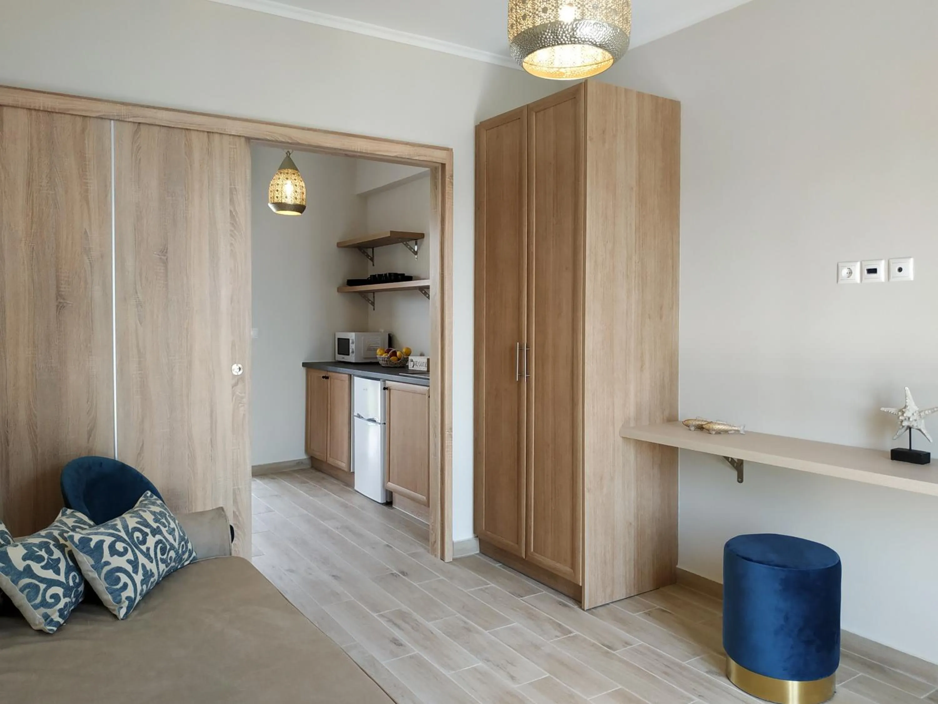 Photo of the whole room in Lilly Apartments