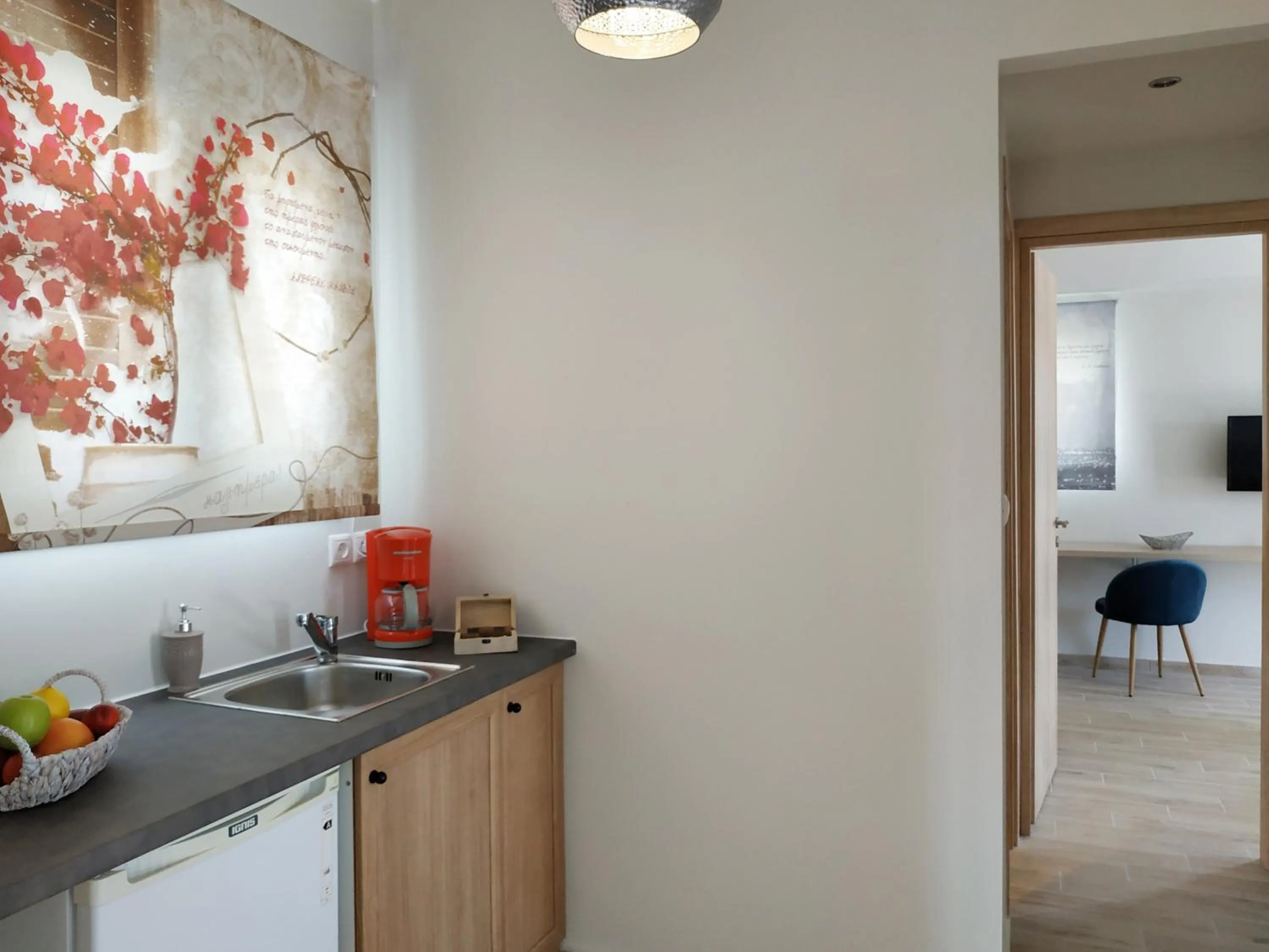 Kitchen or kitchenette in Lilly Apartments