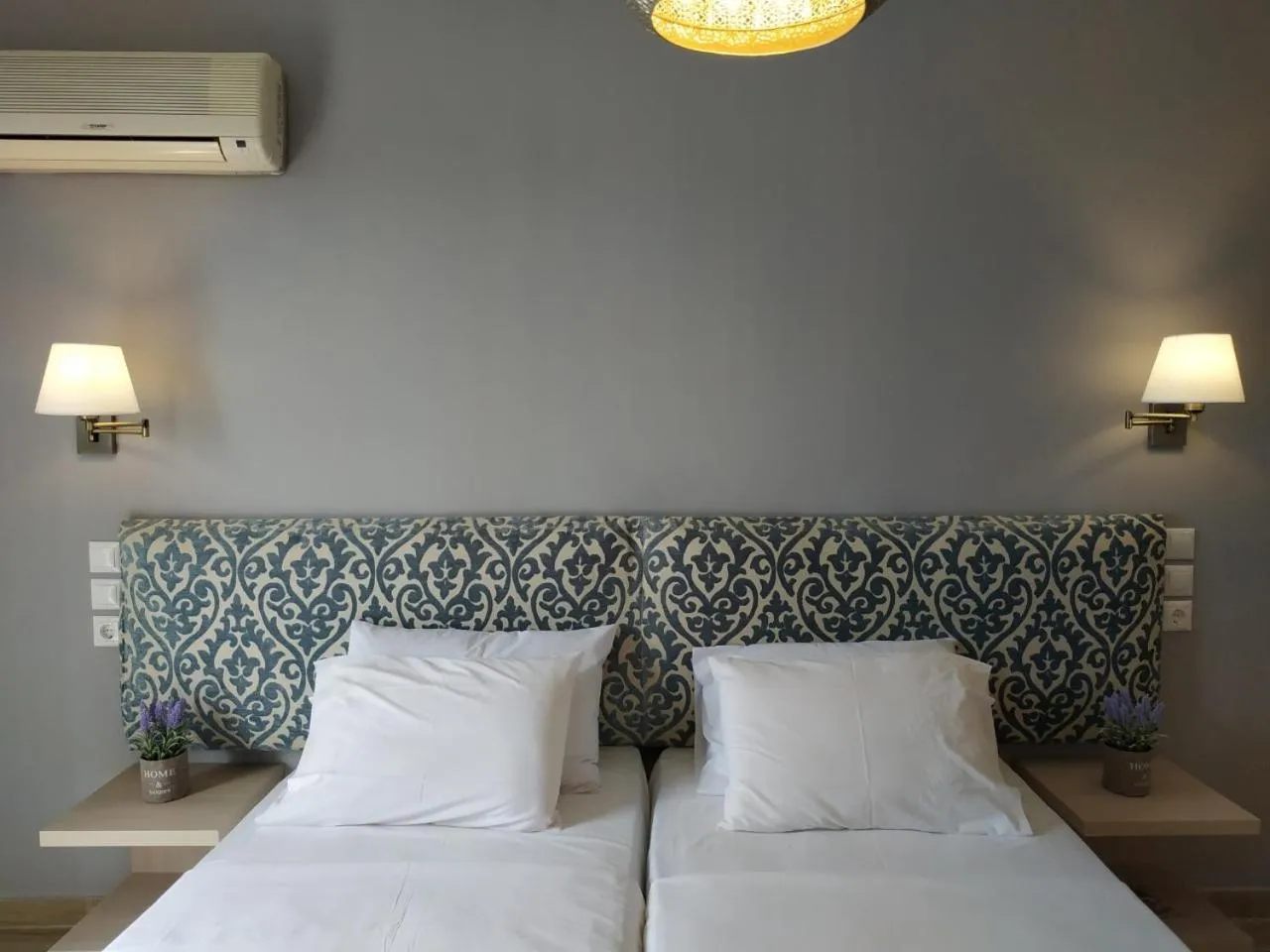 Bed in Lilly Apartments