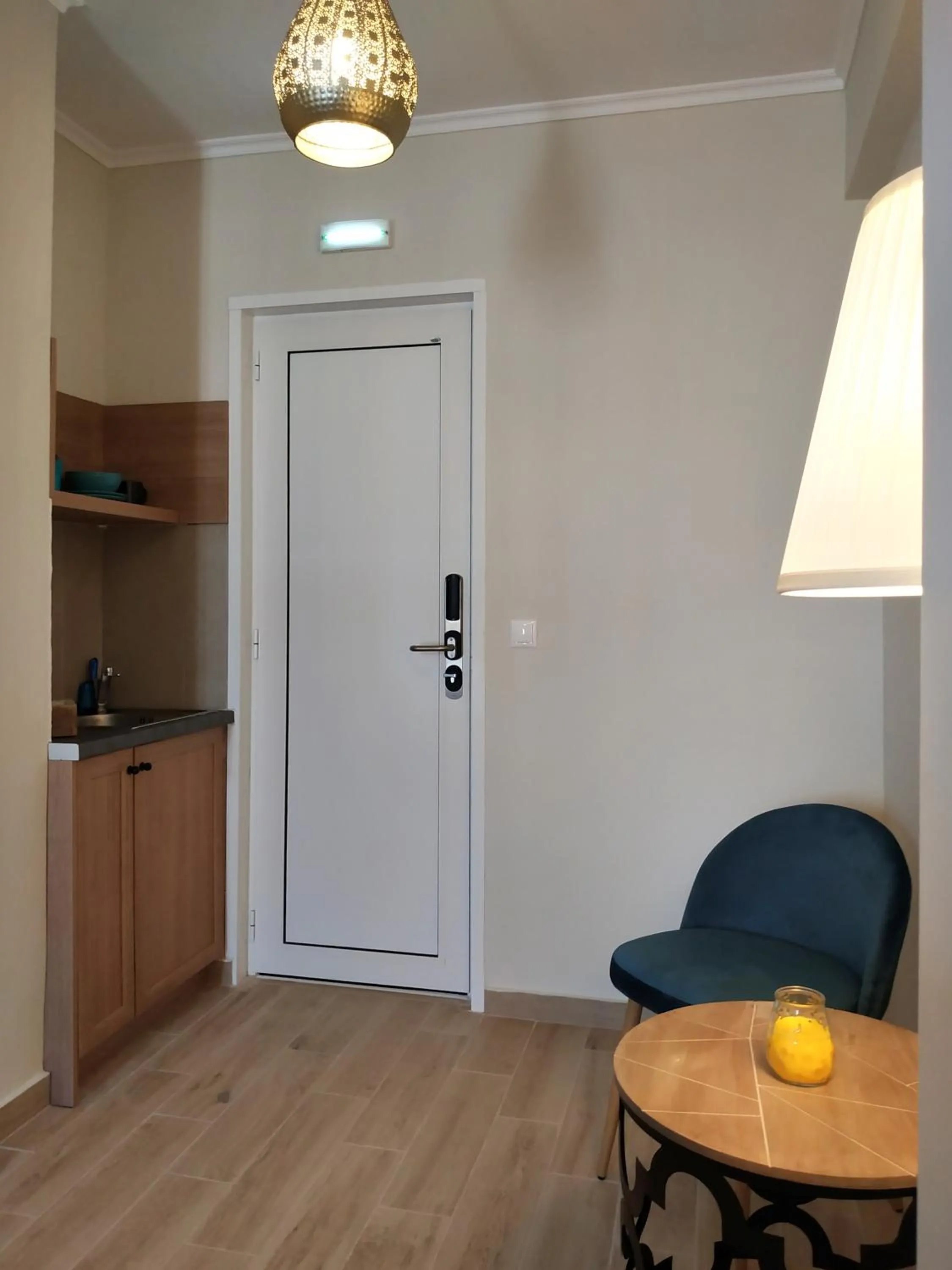 Kitchen or kitchenette in Lilly Apartments