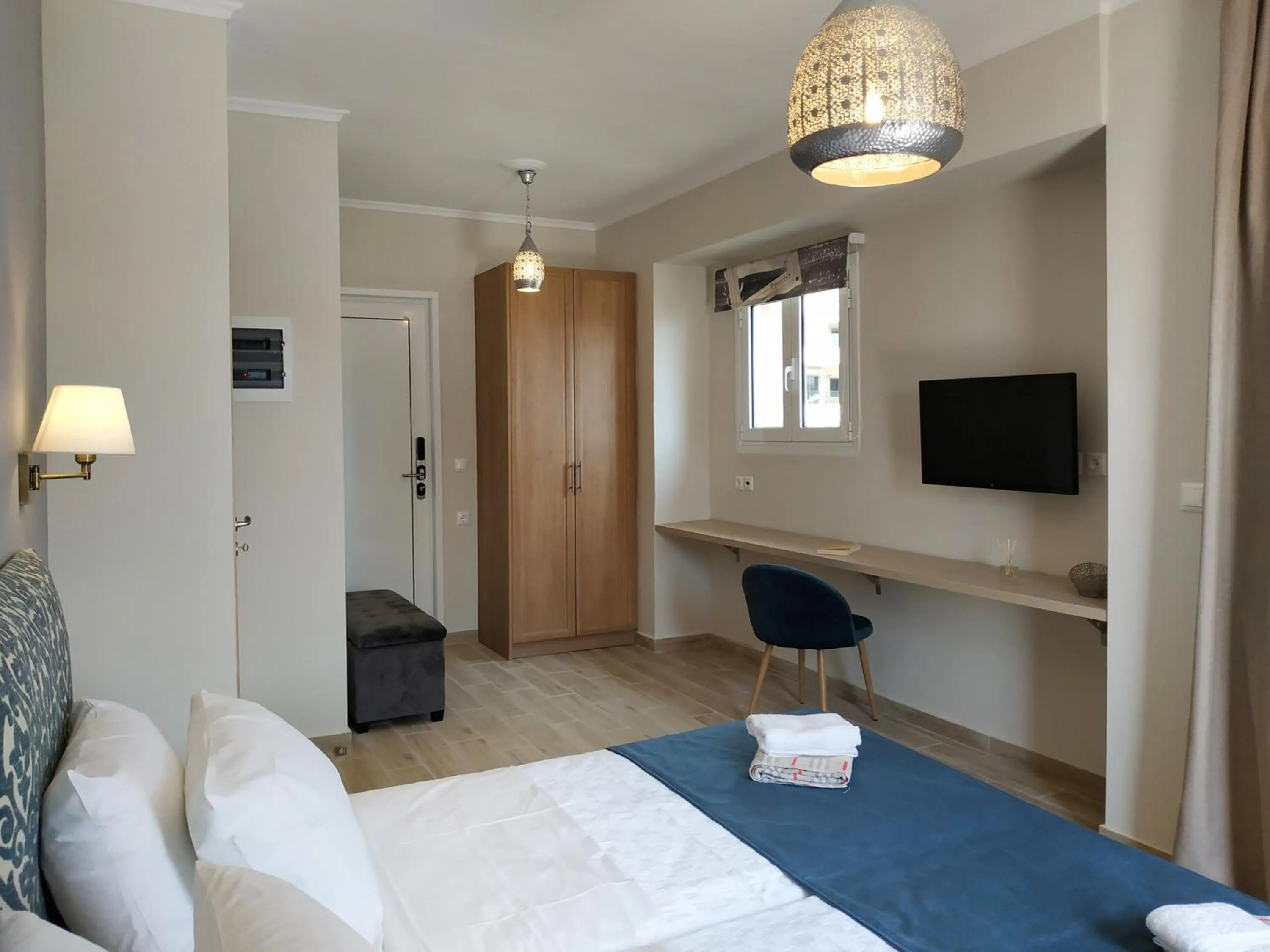 Photo of the whole room, Bed in Lilly Apartments