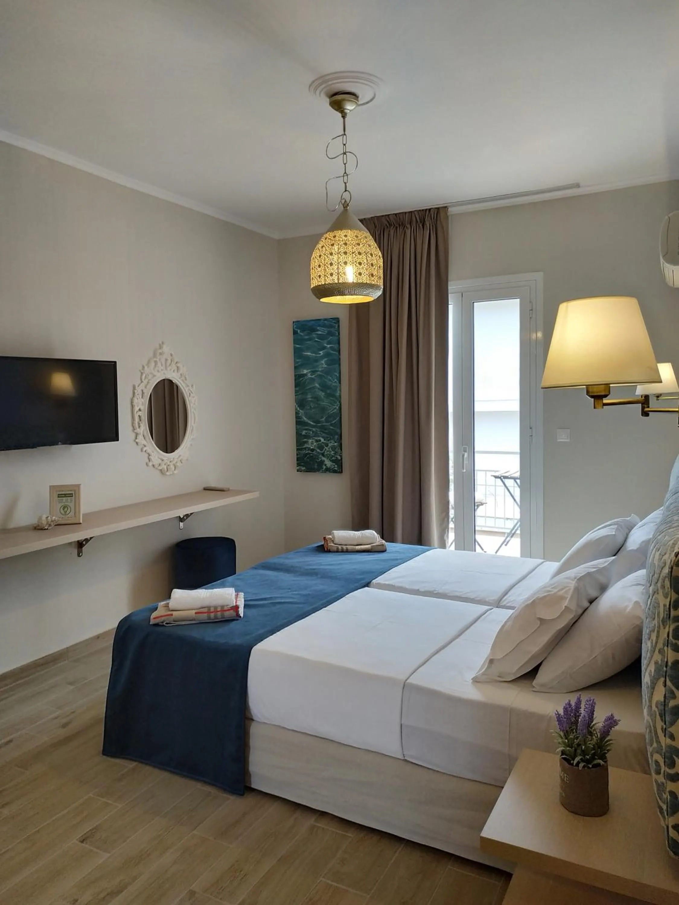 Bed in Lilly Apartments