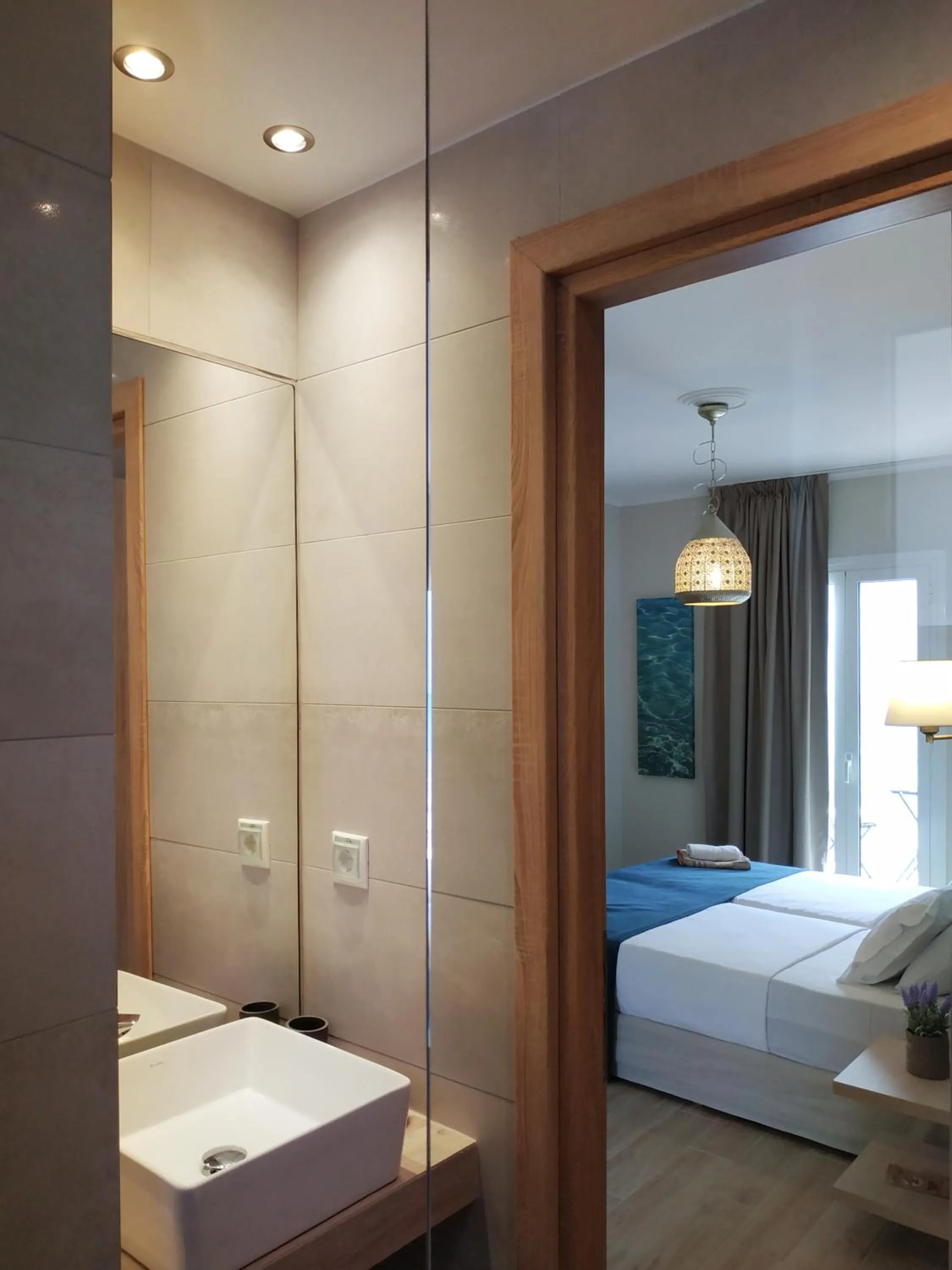 Bathroom, Bed in Lilly Apartments