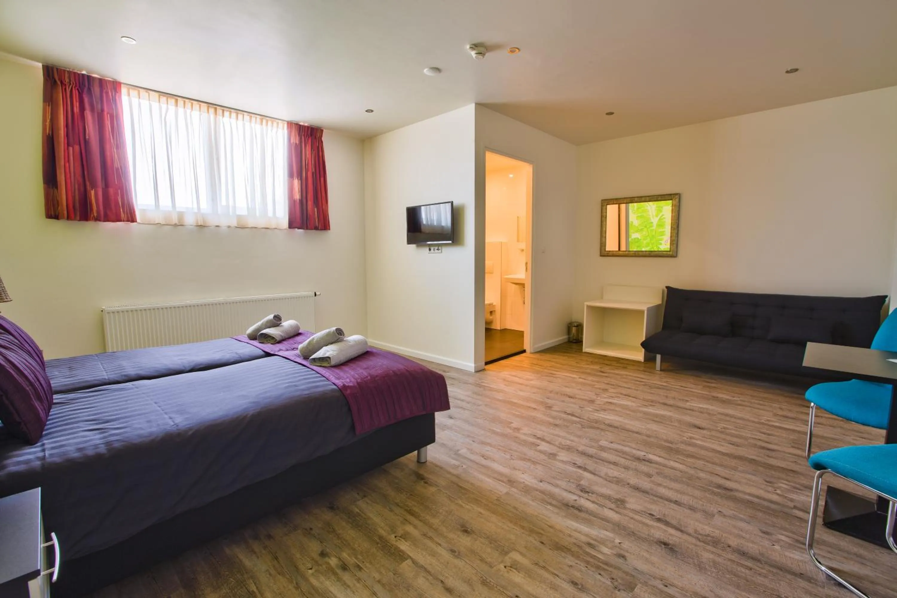 Photo of the whole room, Bed in Hotel Cuba Libre