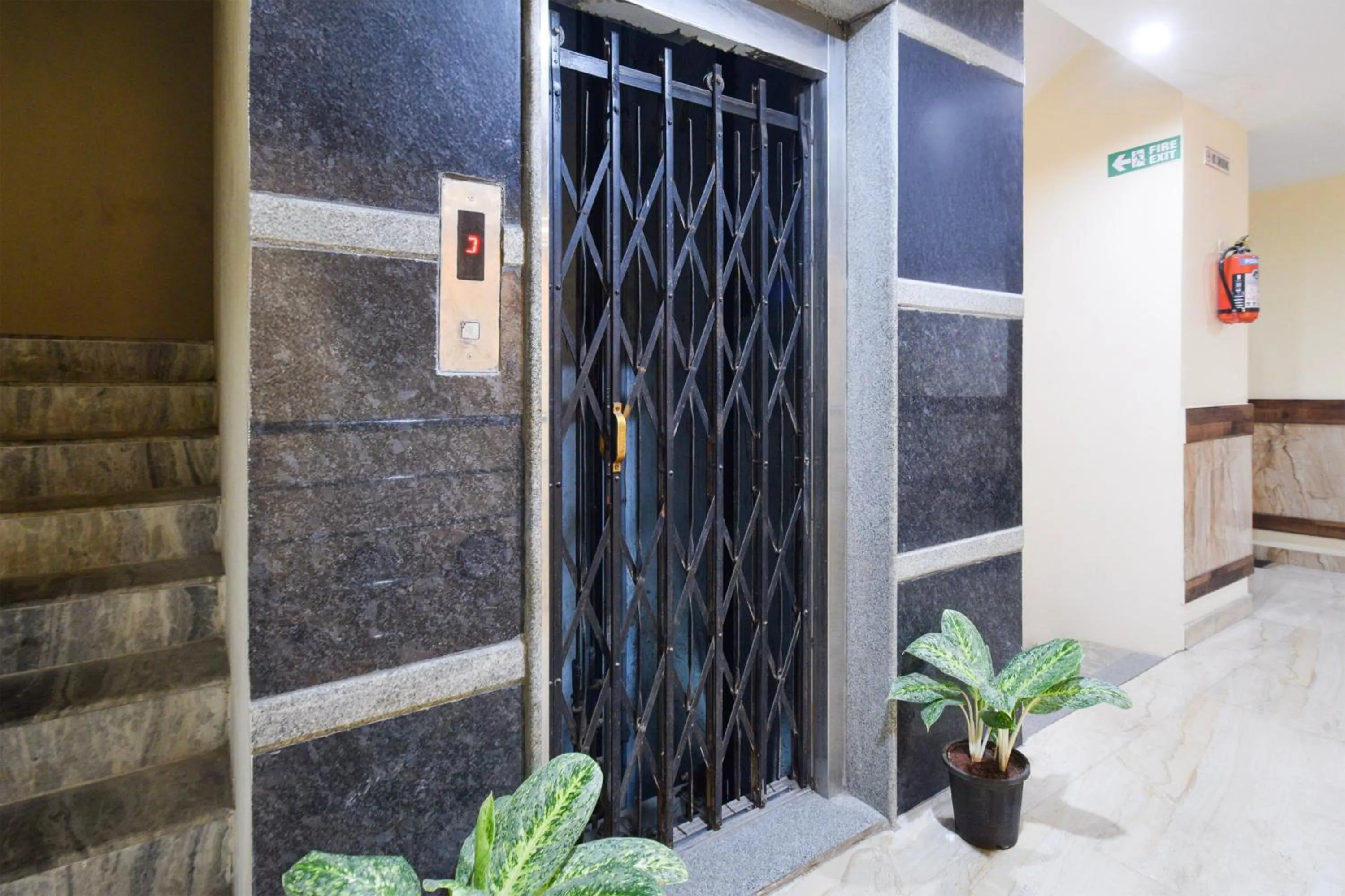 Lobby or reception in Super Townhouse Vanasthalipuram Formerly Hotel Surabhi
