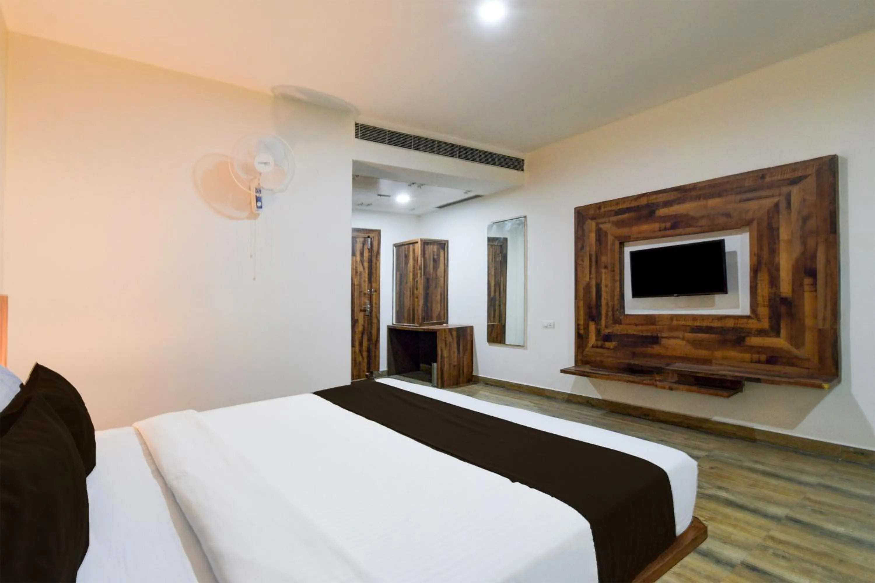 Bedroom, Bed in Collection O Hotel Surabhi