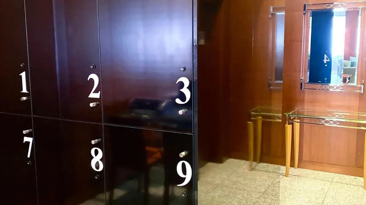 locker in Hotel 3K Madrid