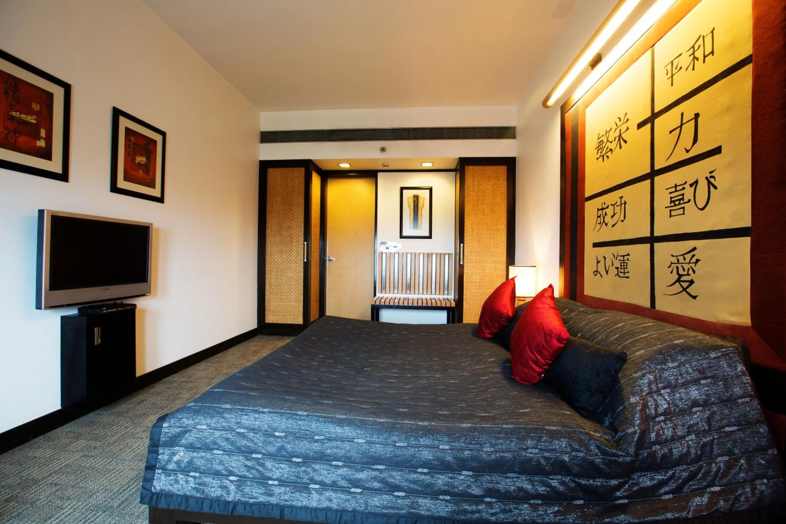 Photo of the whole room, Bed in E Square The Fern, Pune