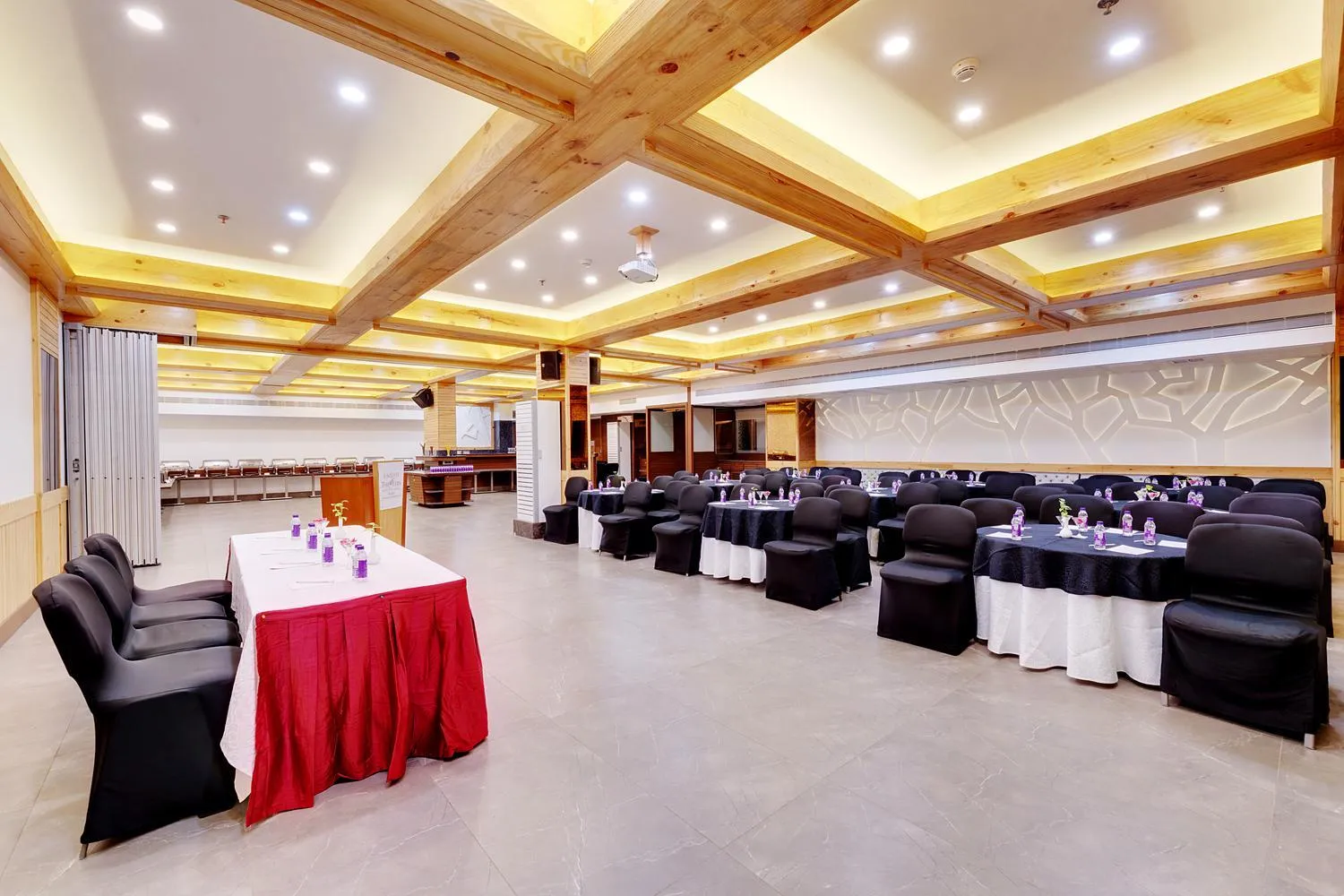 Banquet/Function facilities in E Square The Fern, Pune