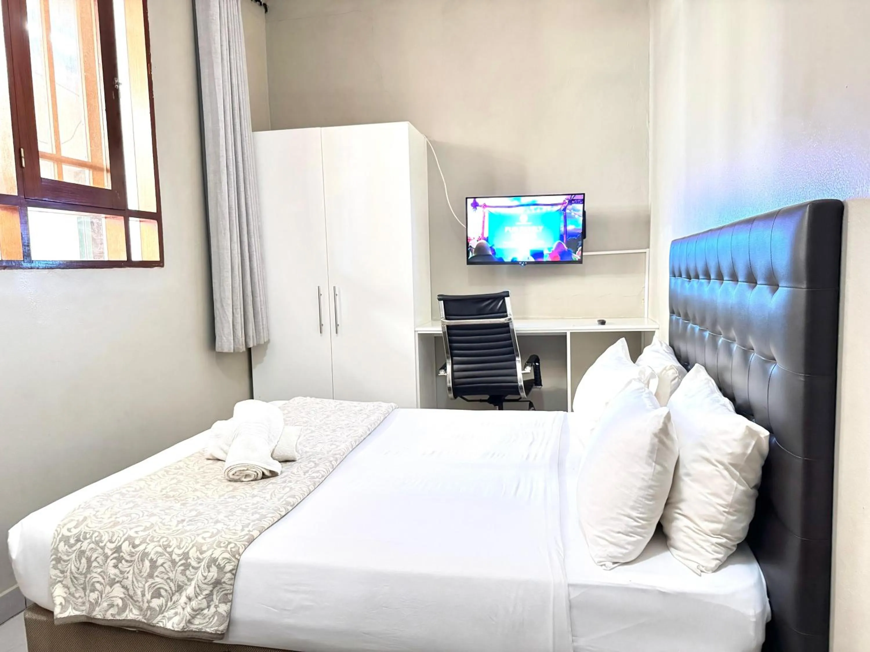 Bedroom, Bed in Angel Boutique Hotel