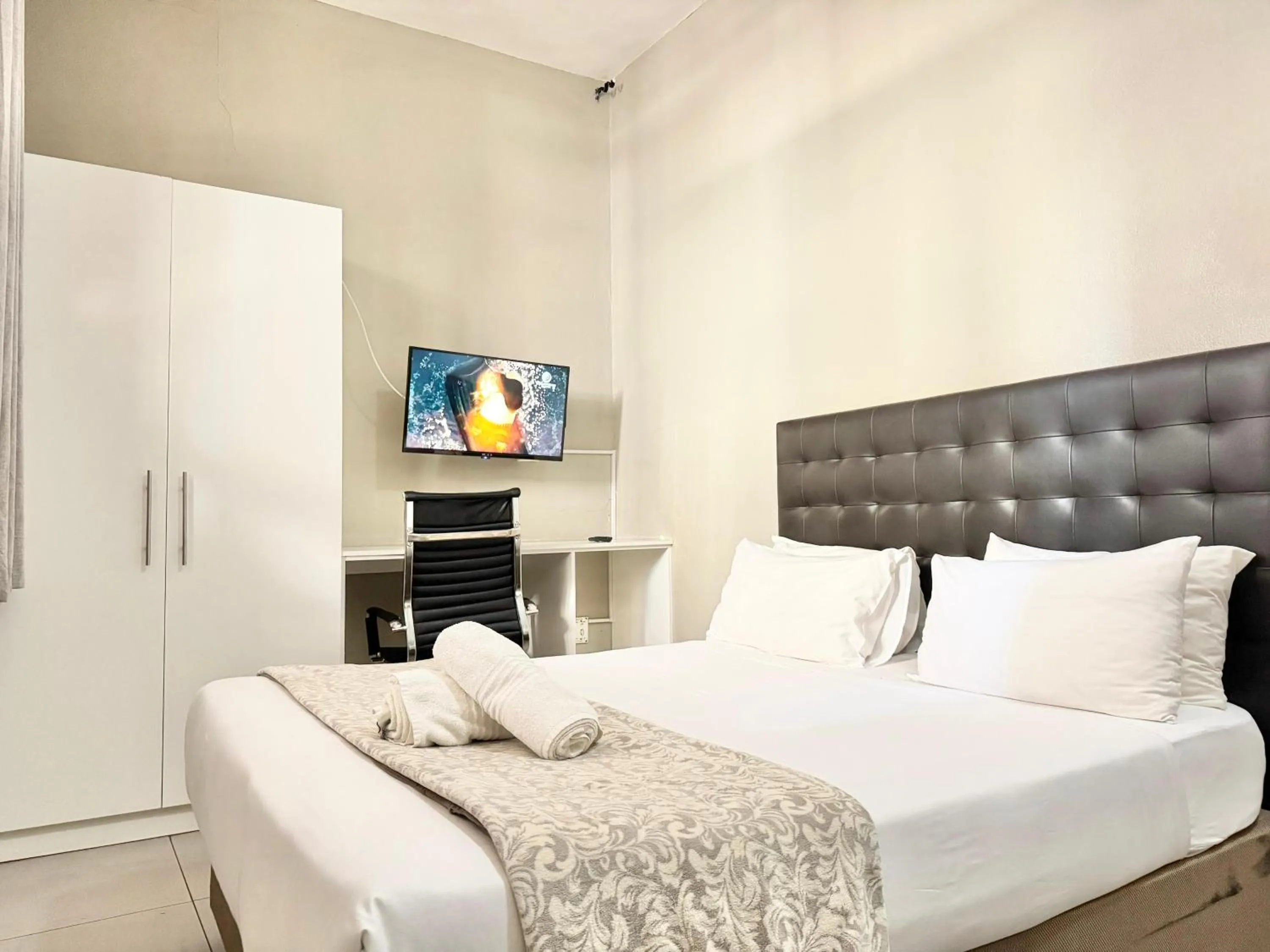 TV and multimedia, Bed in Angel Boutique Hotel