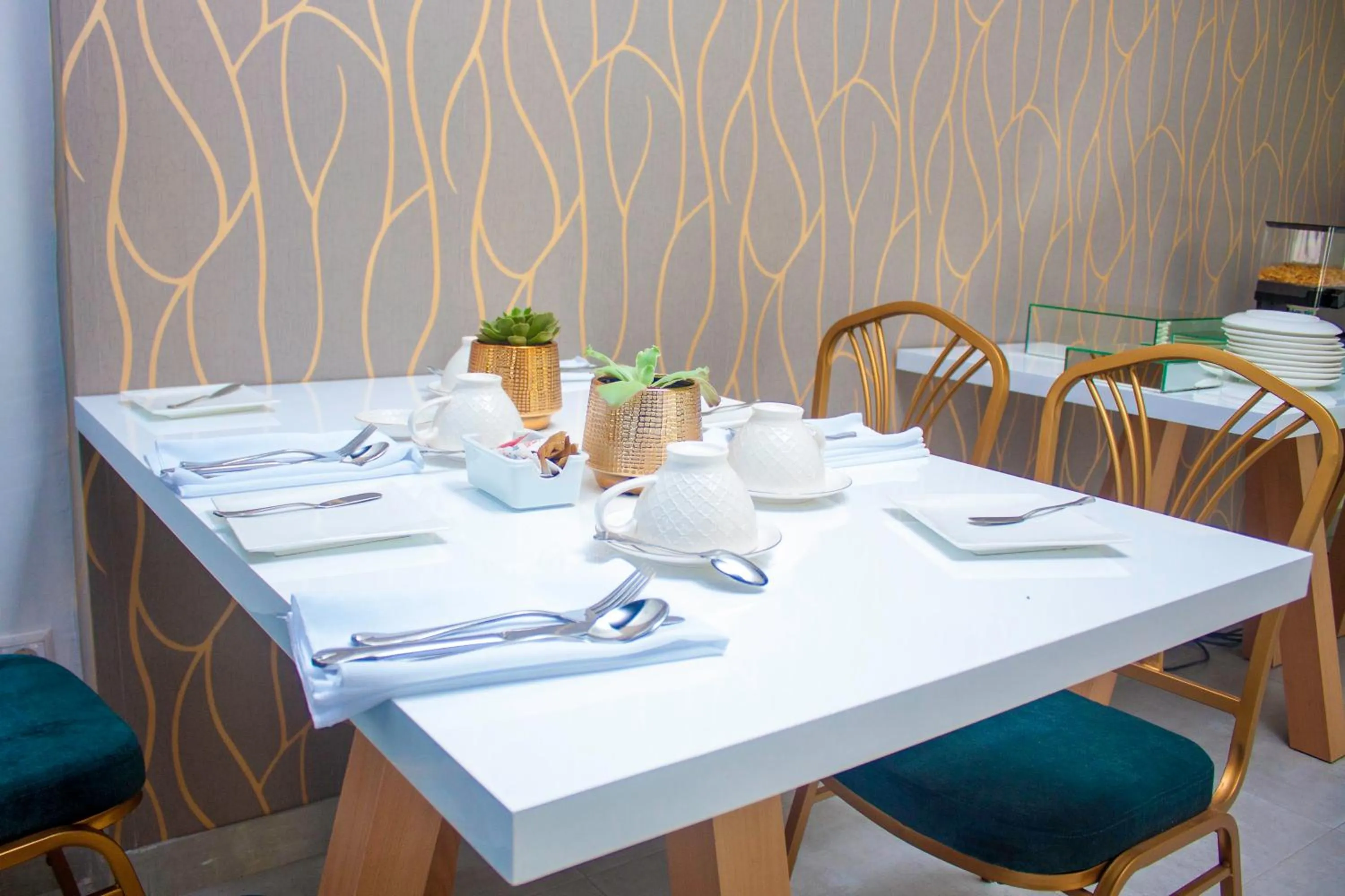 Restaurant/places to eat in Angel Boutique Hotel