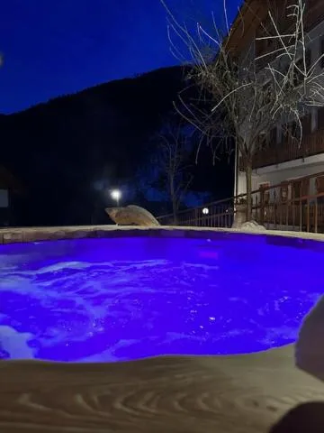 Hot Tub in Hotel Ristorante Milano