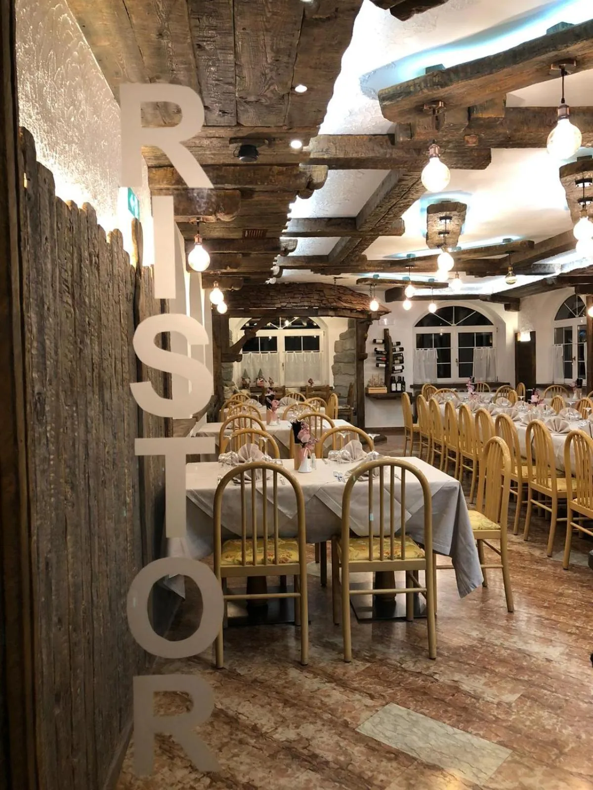 Restaurant/places to eat in Hotel Ristorante Milano