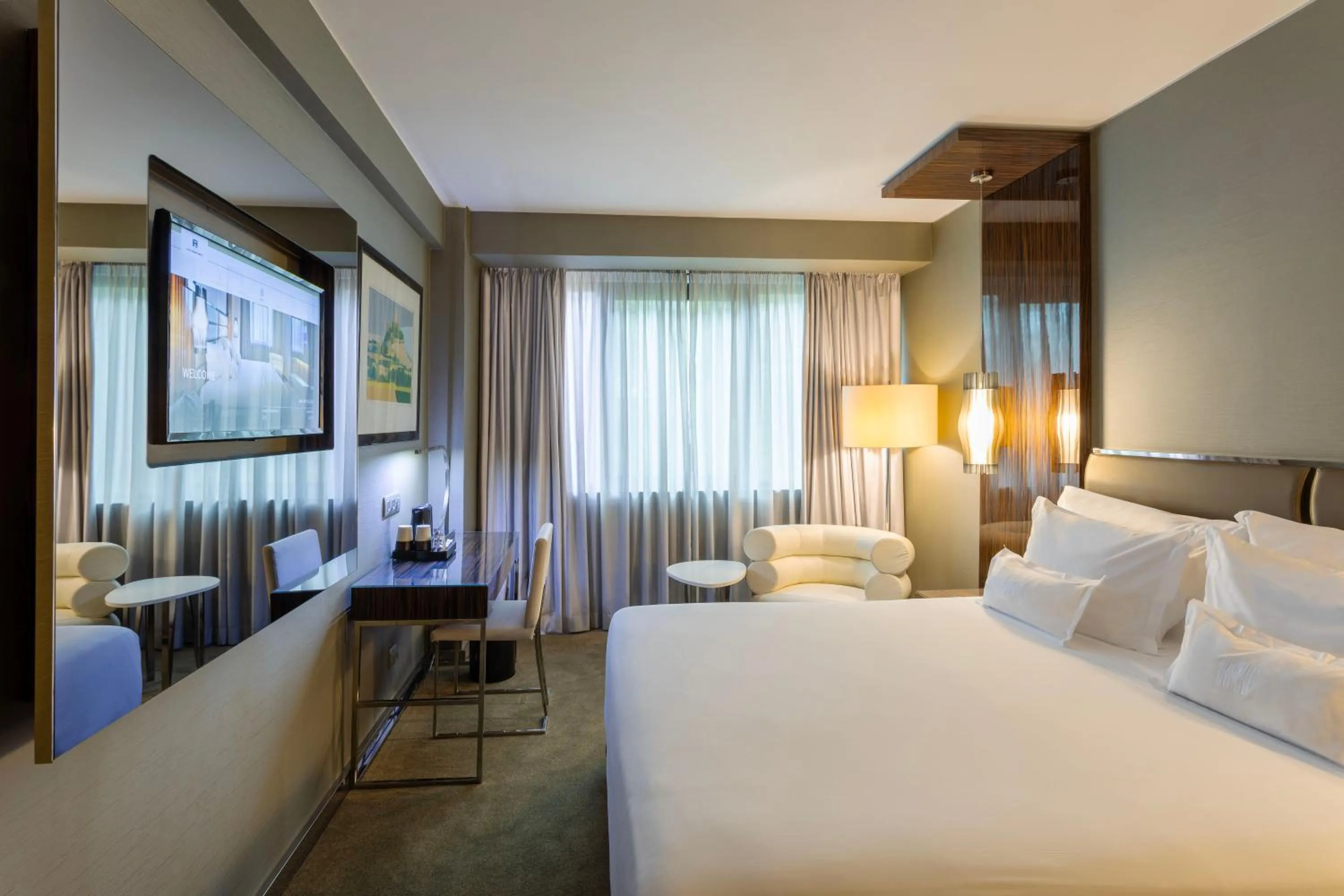 TV and multimedia, Bed in Altis Grand Hotel