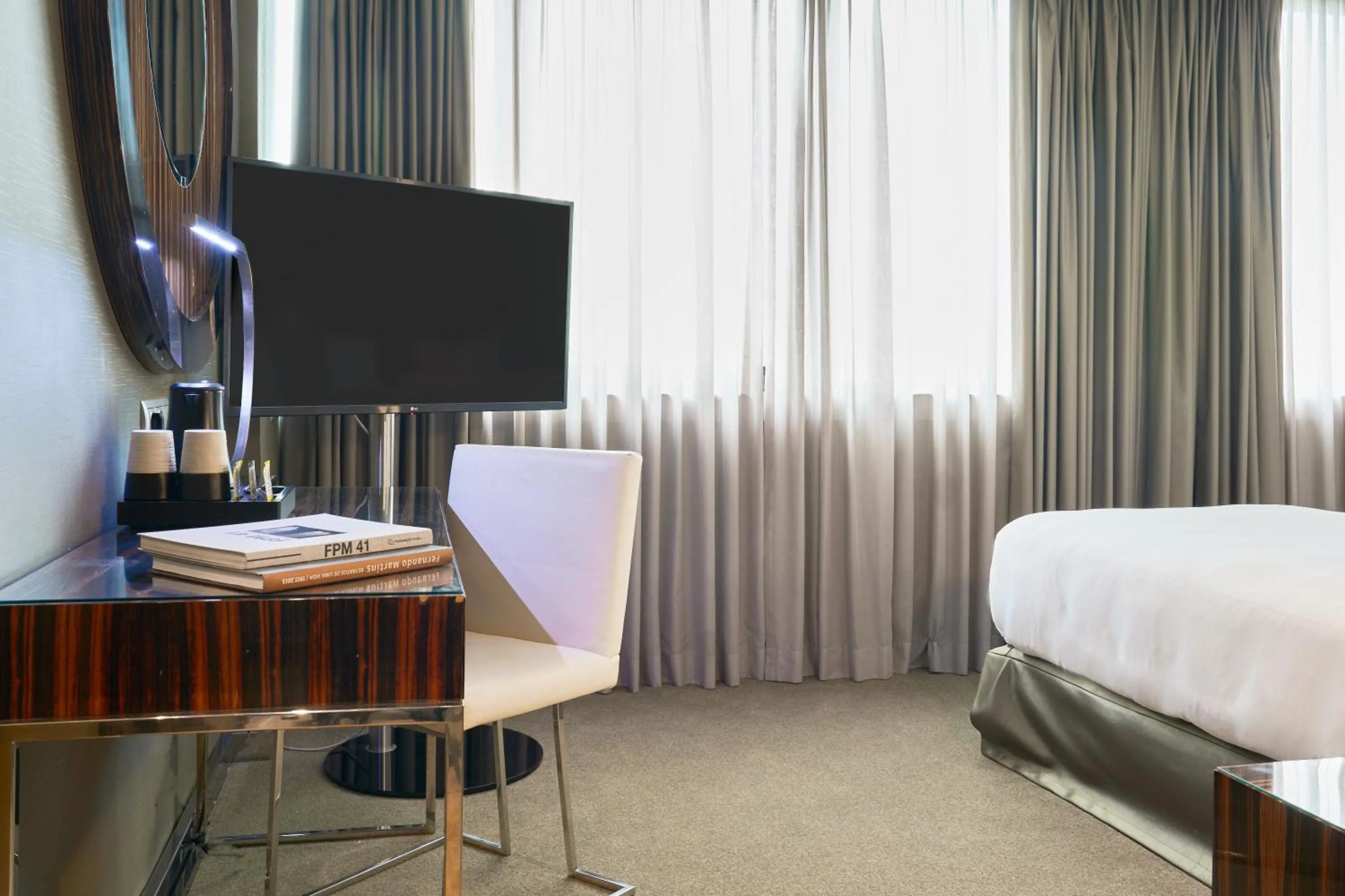 TV and multimedia, Bed in Altis Grand Hotel