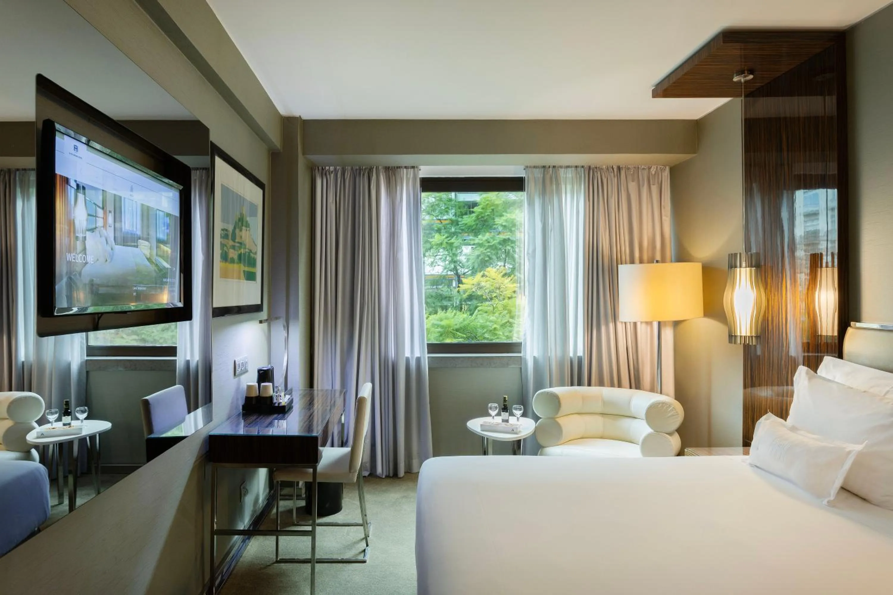 Bed in Altis Grand Hotel