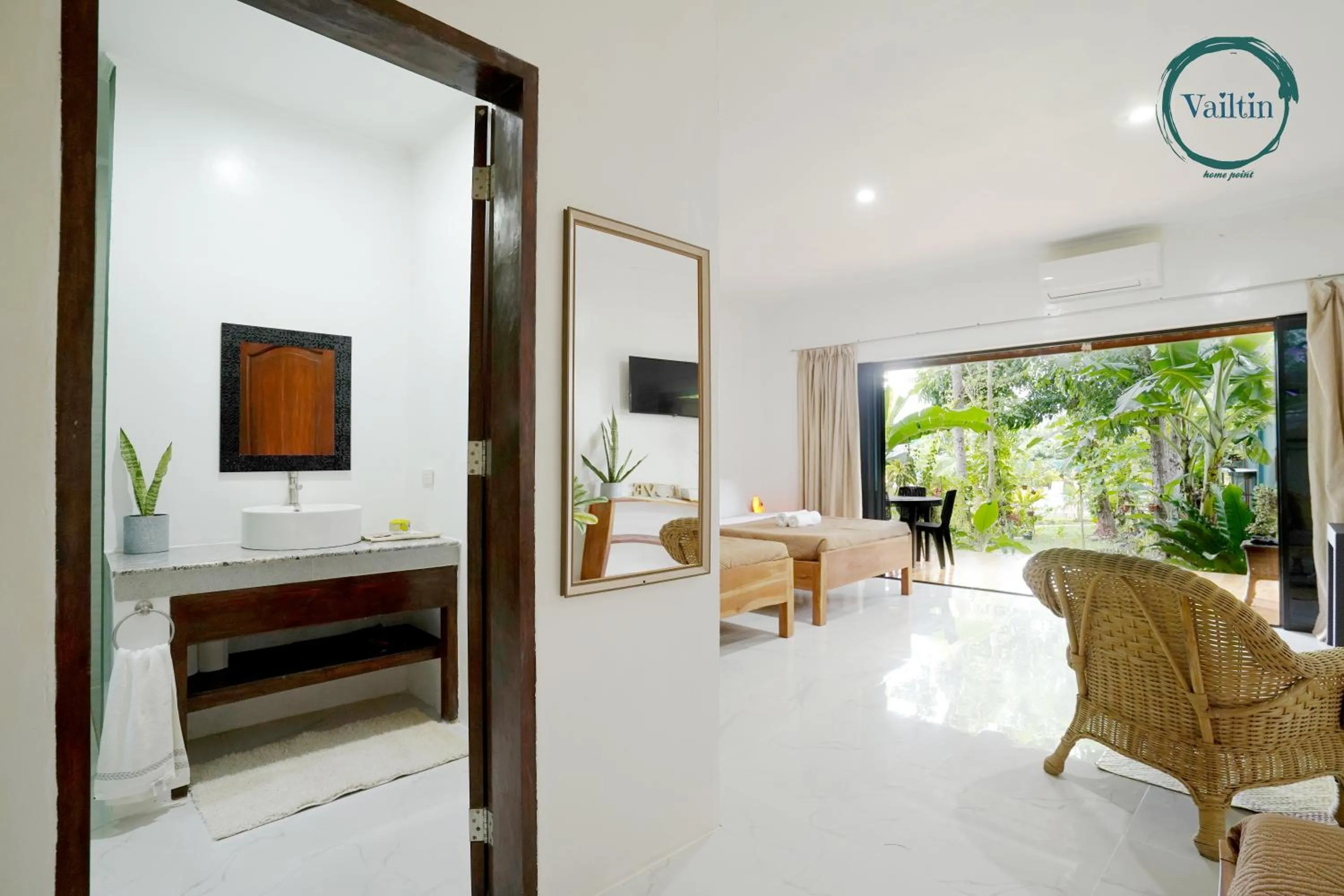 Bed in Vailtin Home Point