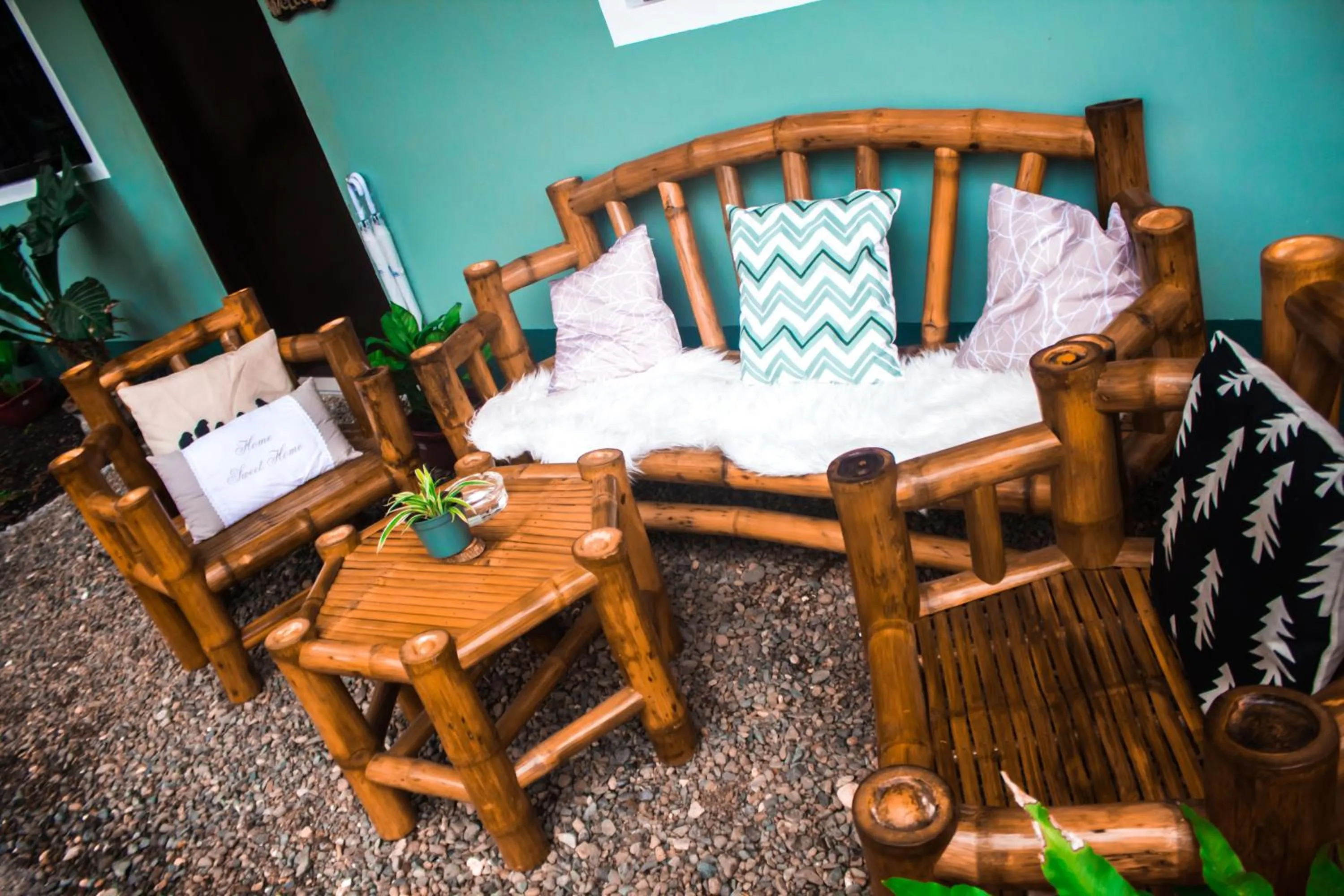 Seating area in Vailtin Home Point