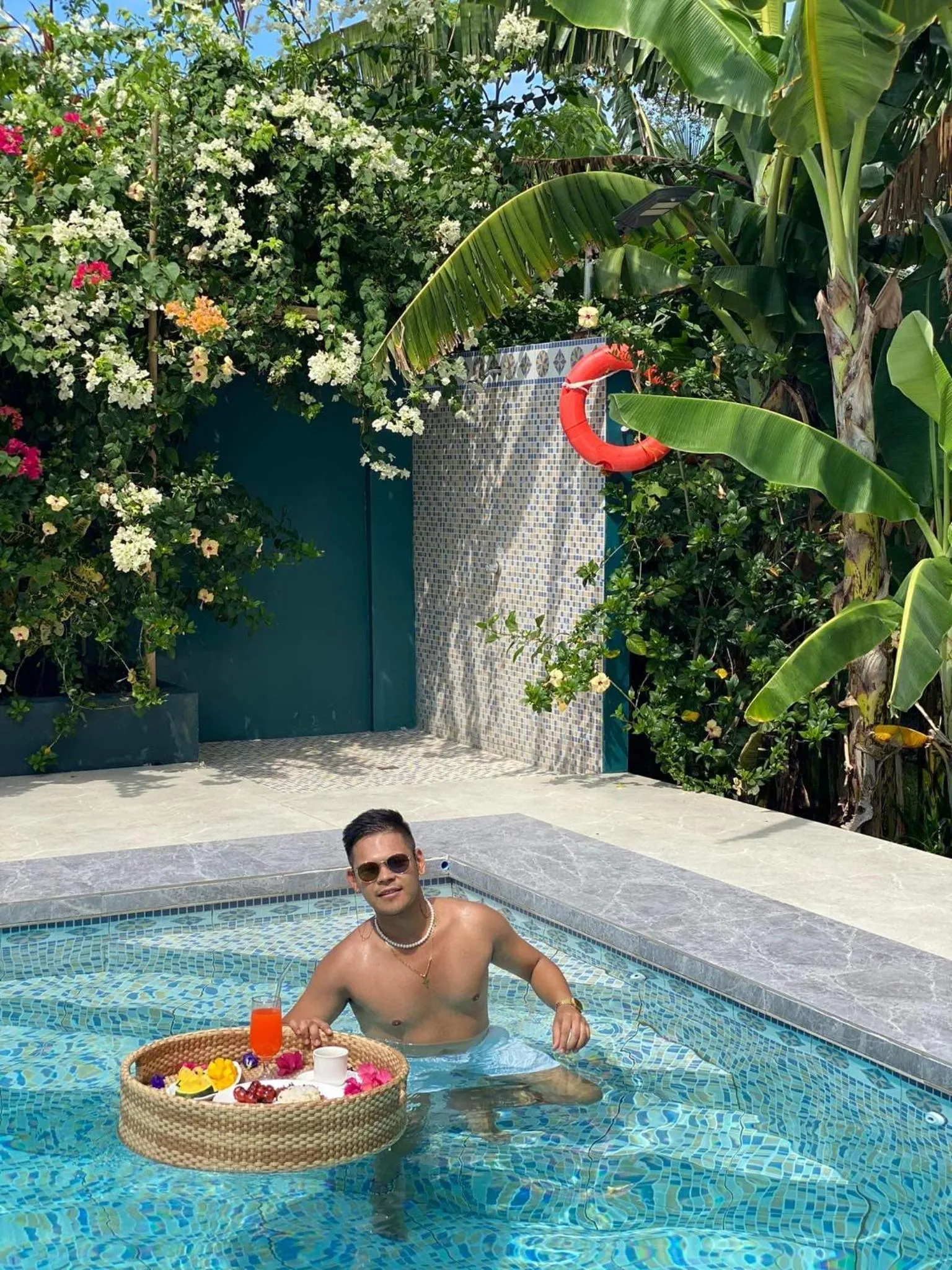 Restaurant/places to eat in Vailtin Home Point