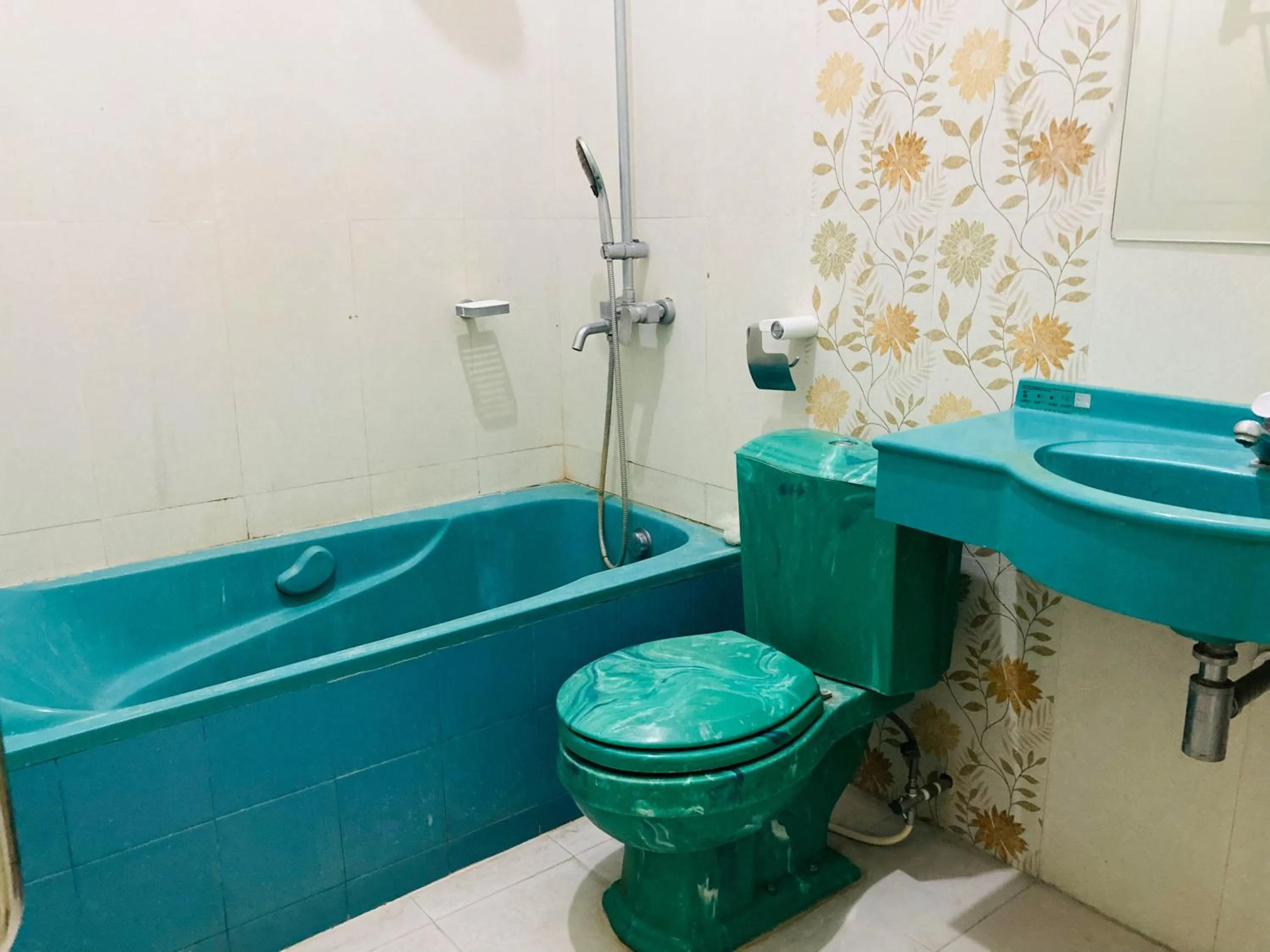 Bathroom in Just 11 Boutique Syariah Mitra RedDoorz near UGM Yogyakarta