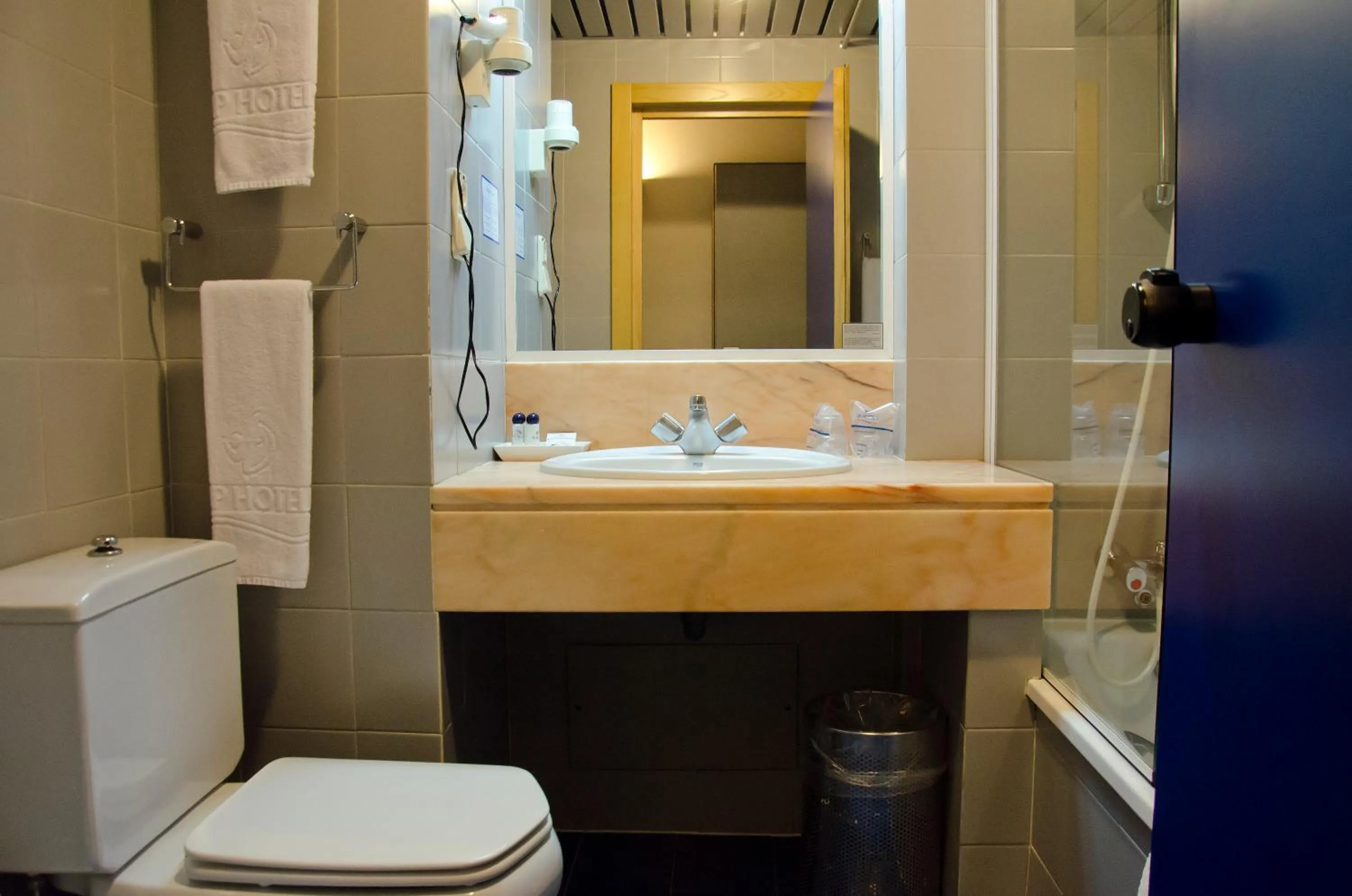 Bathroom in Hotel 3K Barcelona