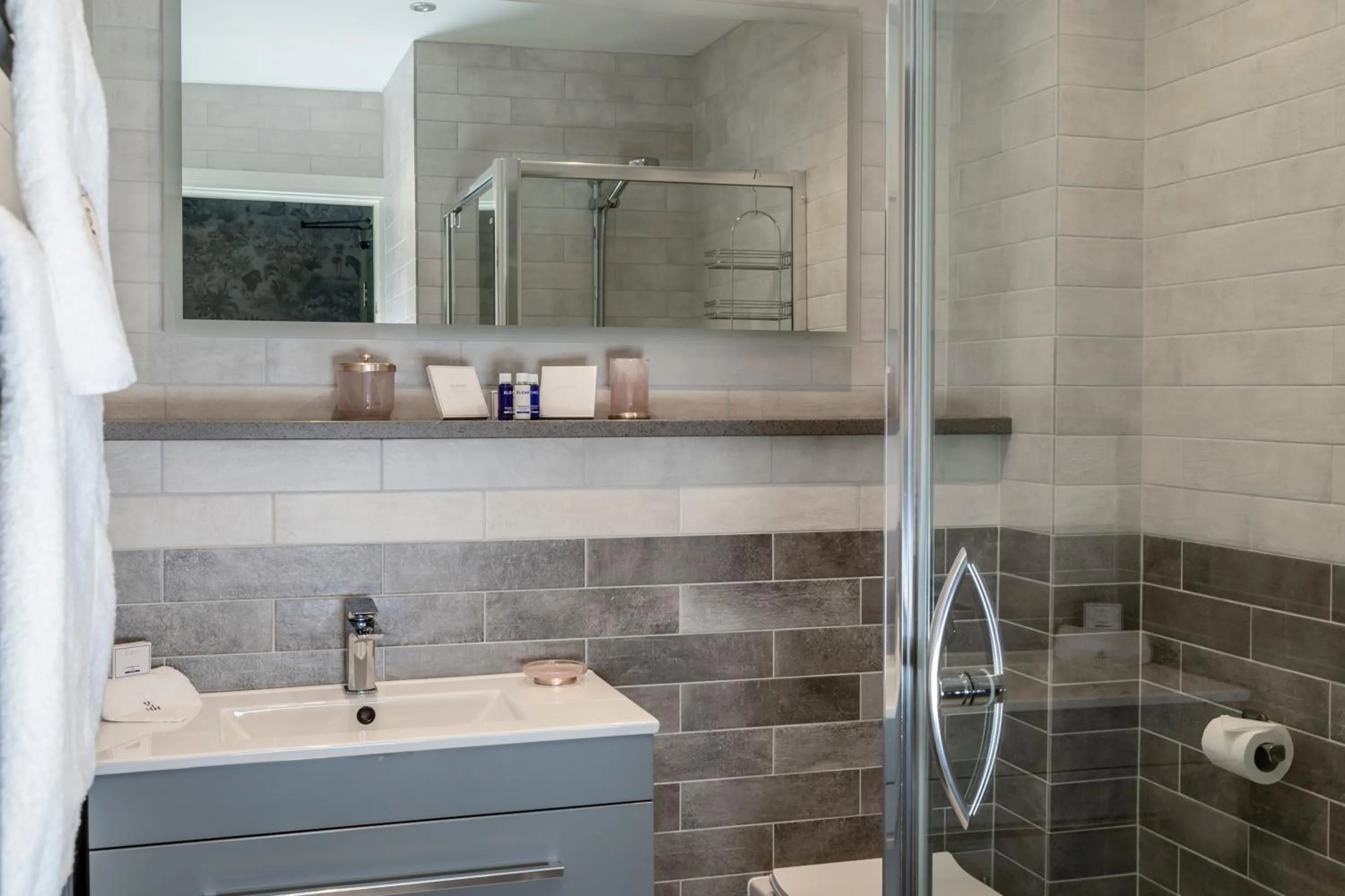 Bathroom in Georgian House Hotel