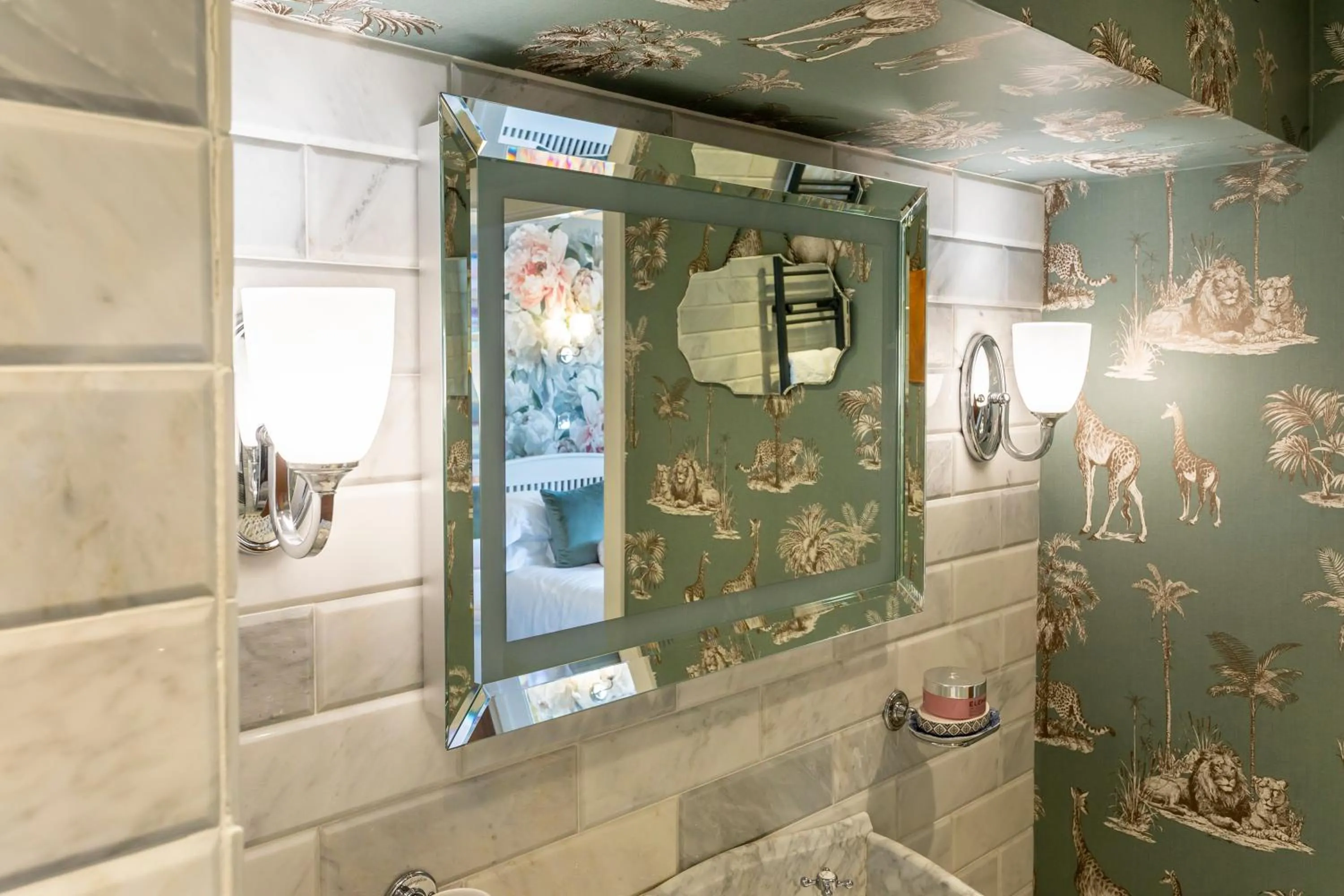 Bathroom in Georgian House Hotel