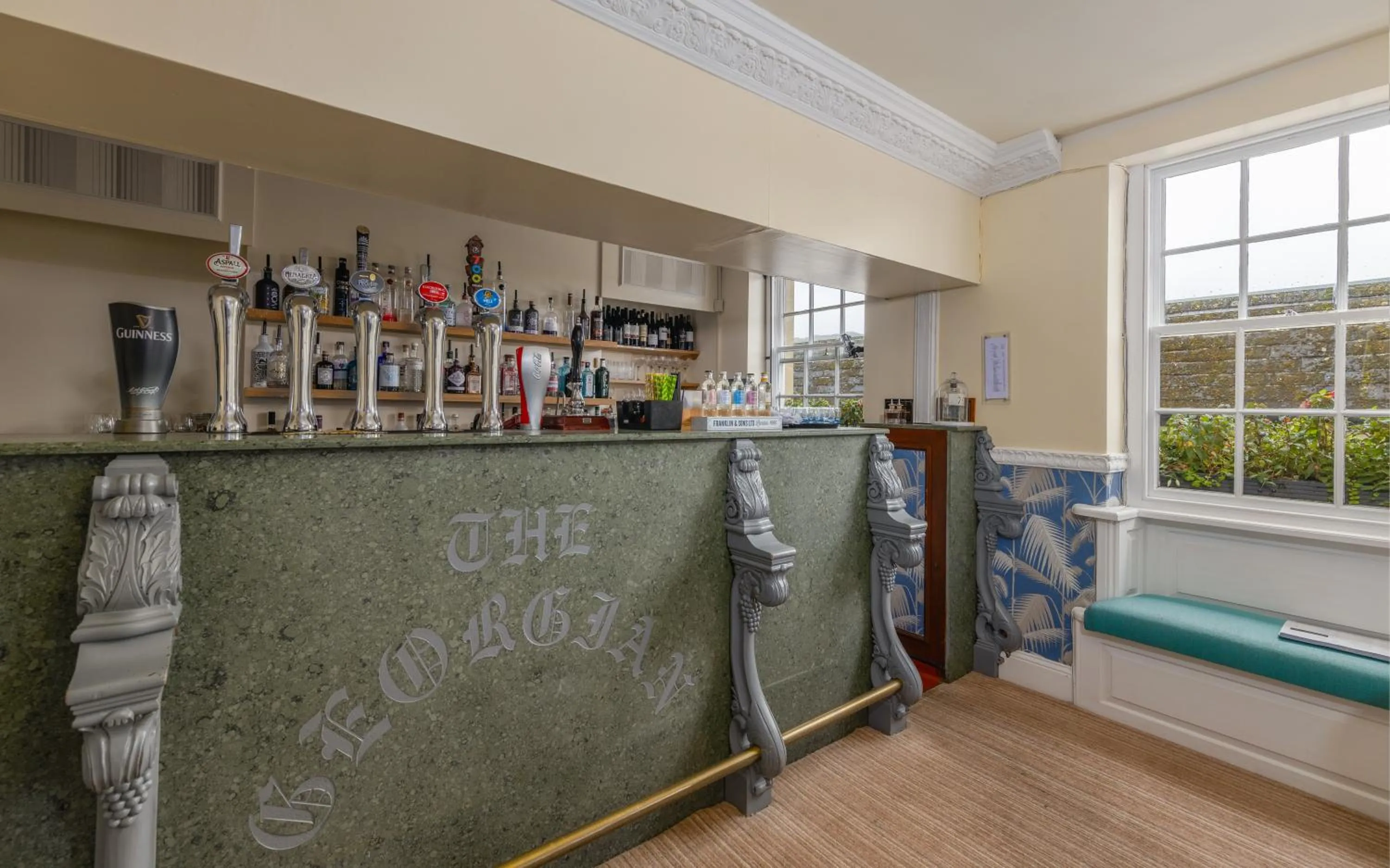 Restaurant/places to eat in Georgian House Hotel