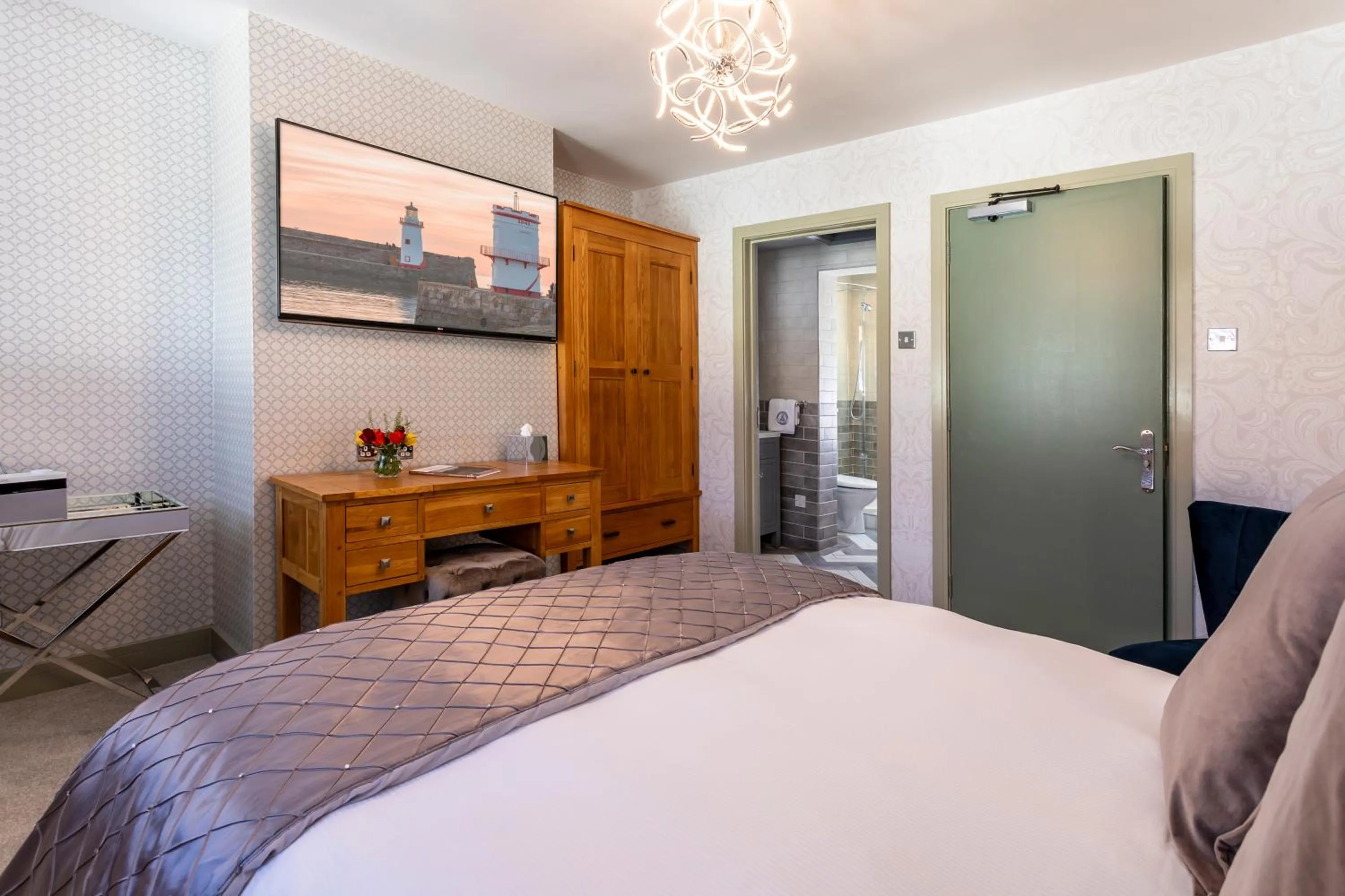 Bed in Georgian House Hotel