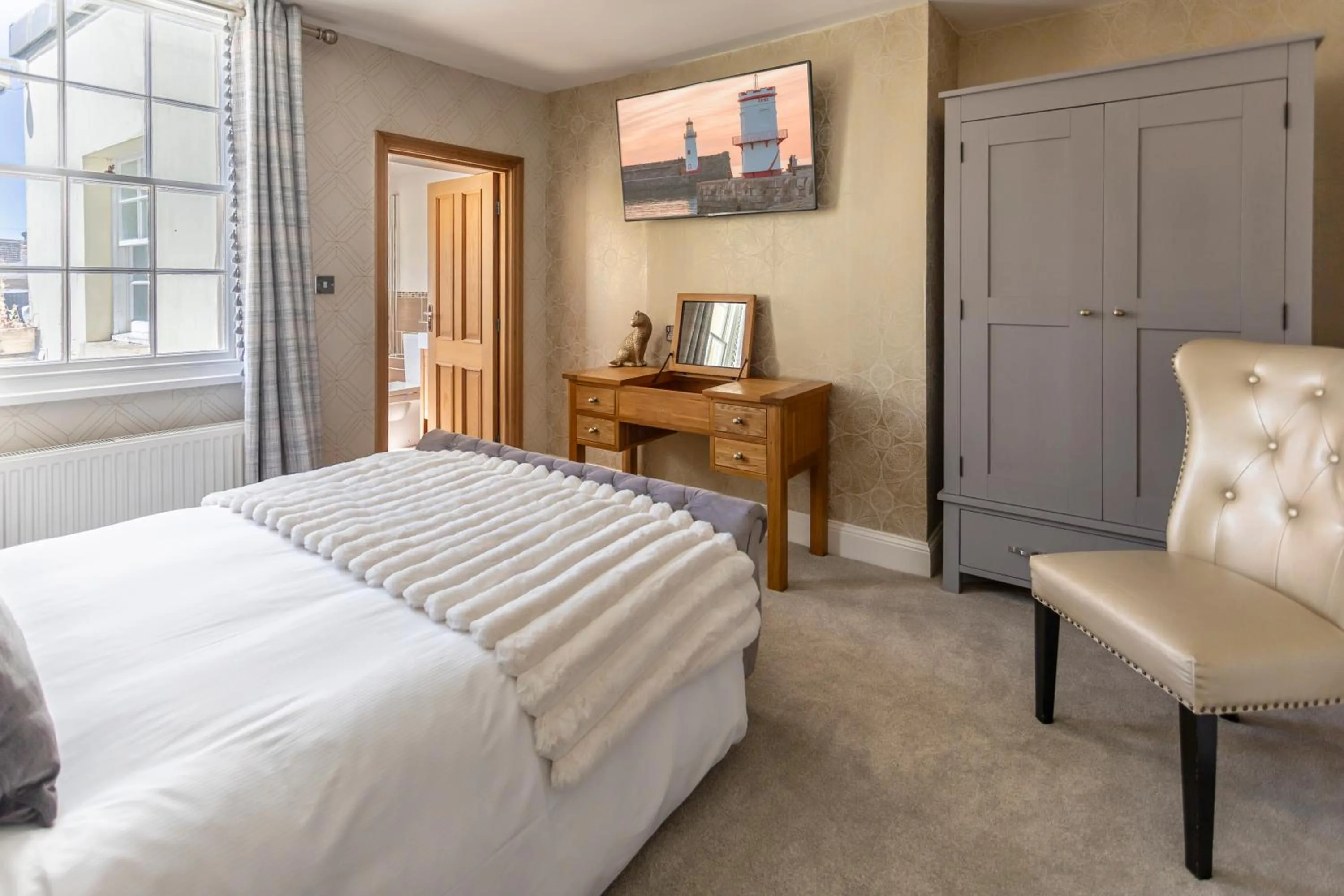 Bed in Georgian House Hotel