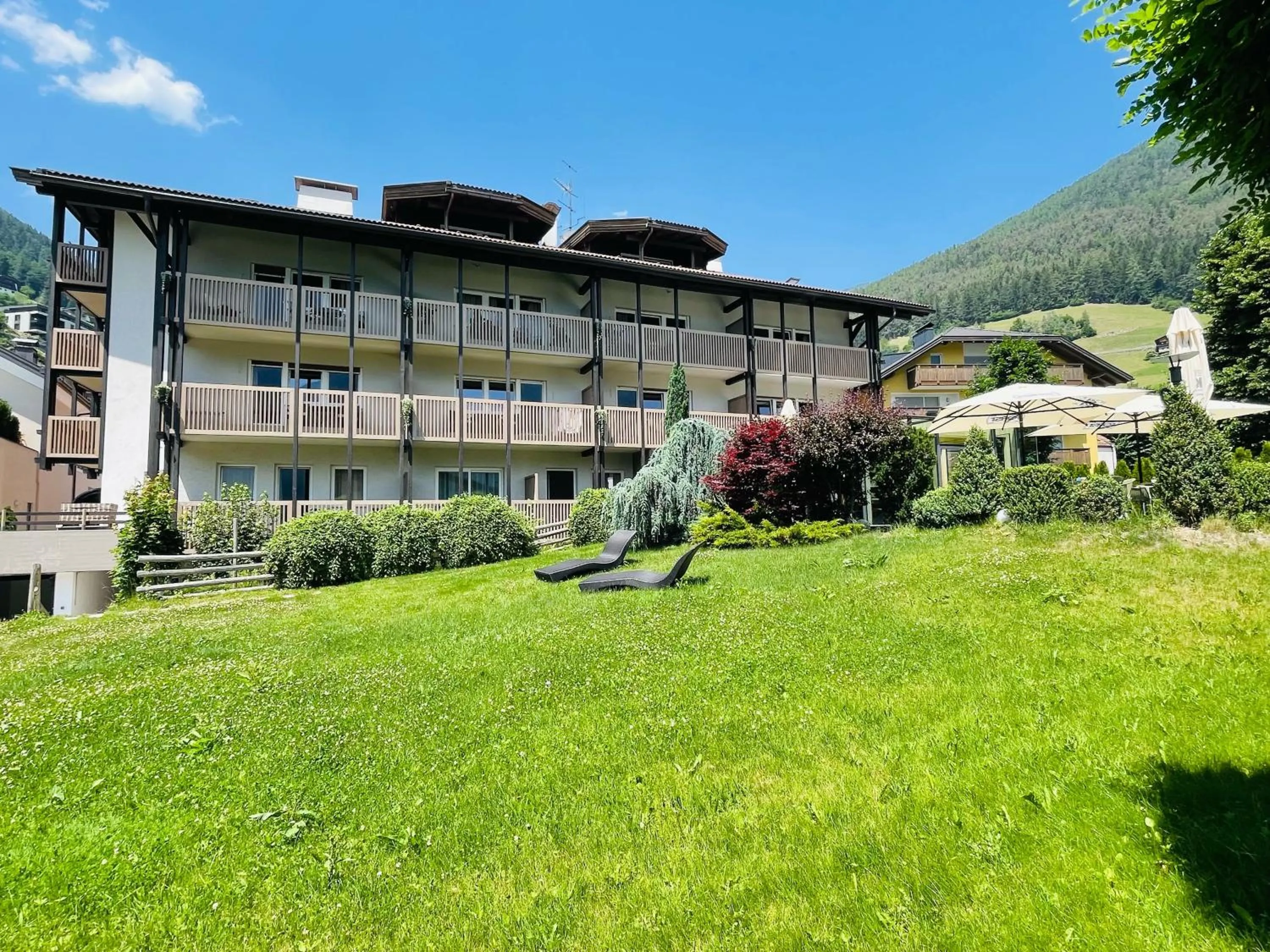 Property building in Residence Hotel Alpinum