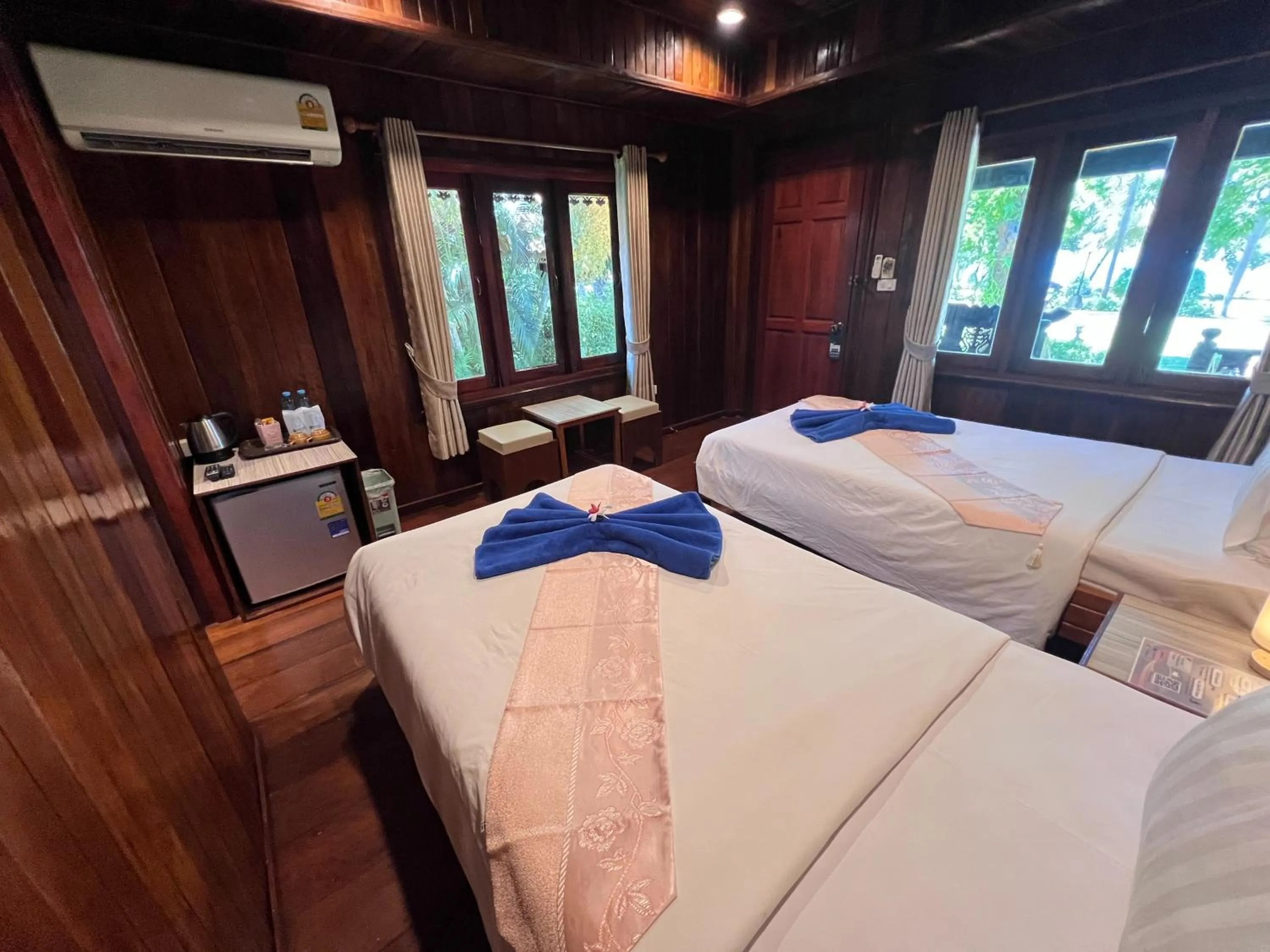 Bed in Diamond Beach Resort