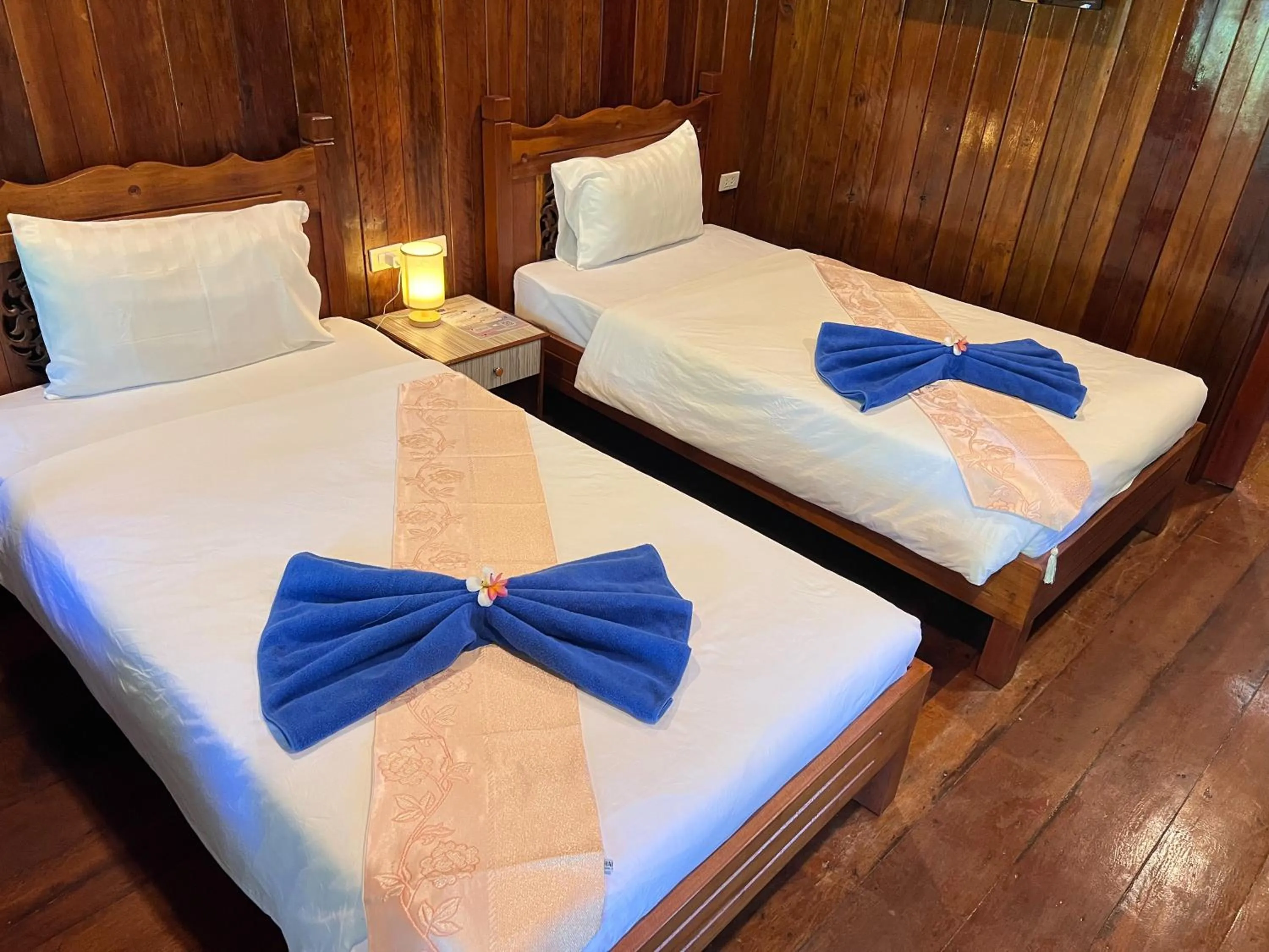 Bed in Diamond Beach Resort
