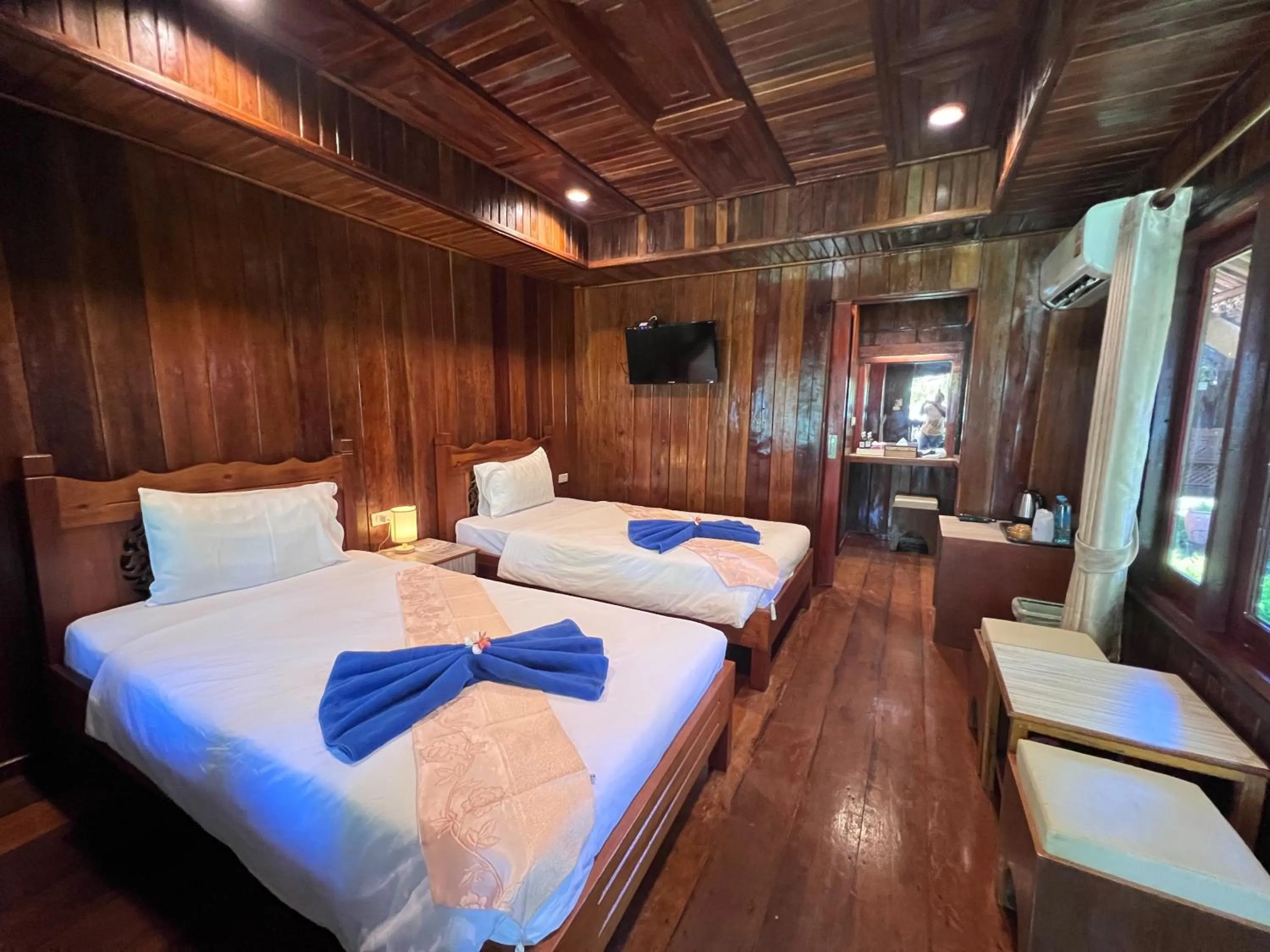 Bed in Diamond Beach Resort