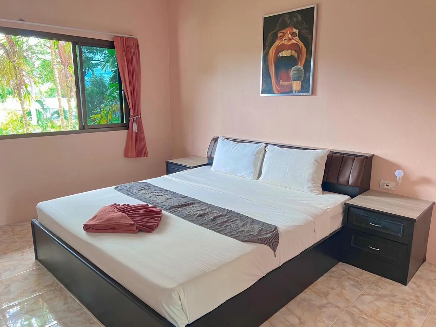 Bed in Diamond Beach Resort